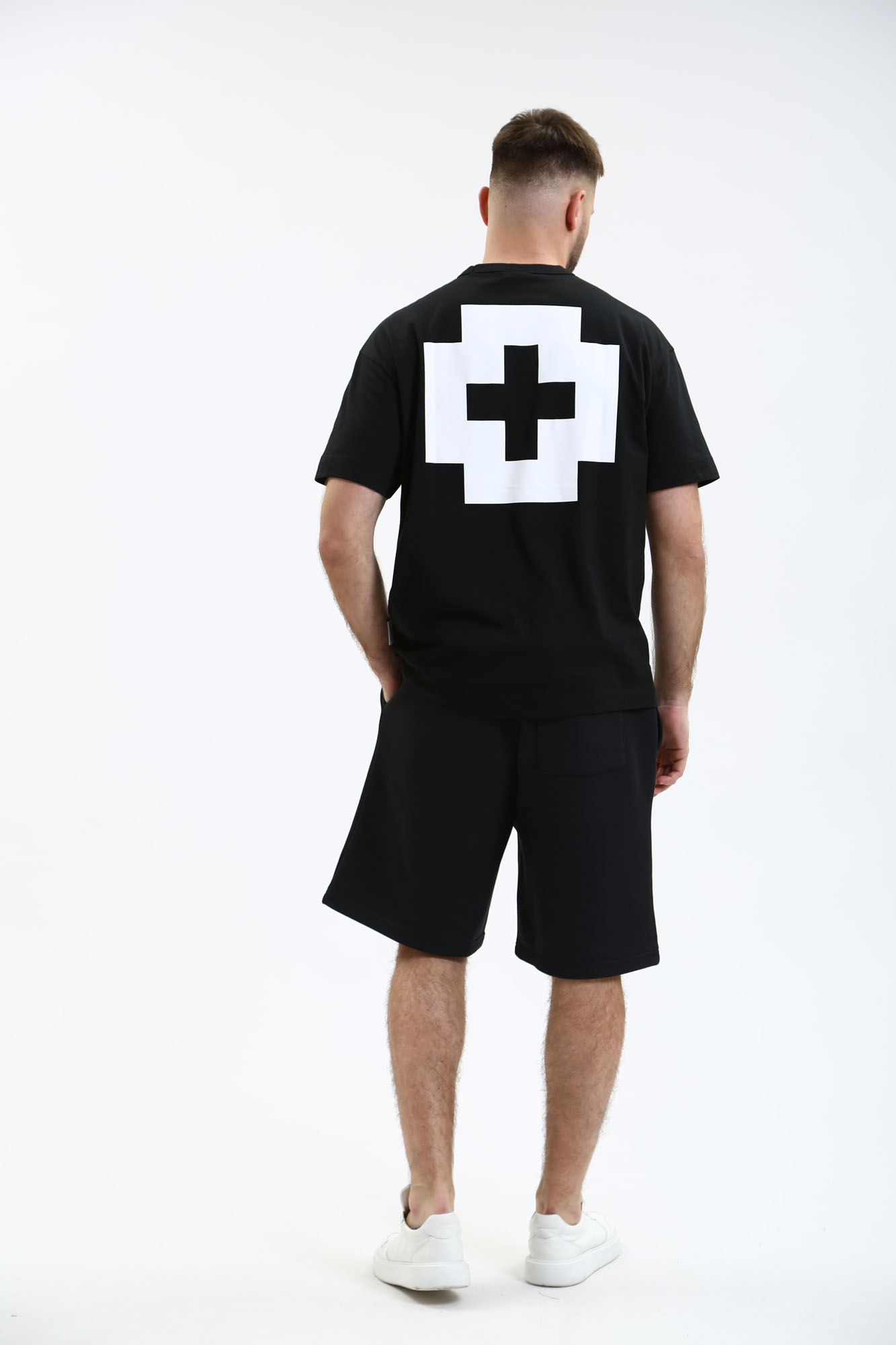 30041296_10017694 Шорты Strellson Черный