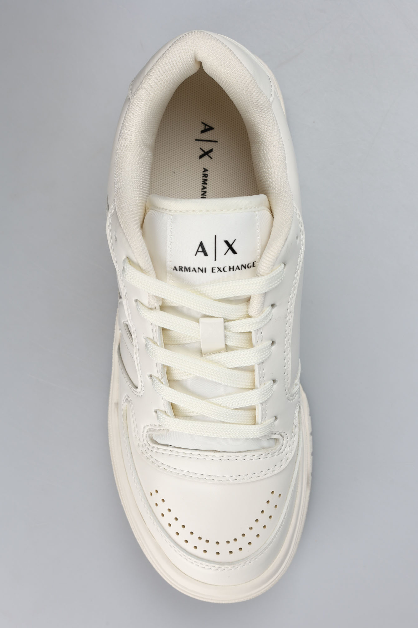 XDX149_XV765 Кеды Armani Exchange Белый