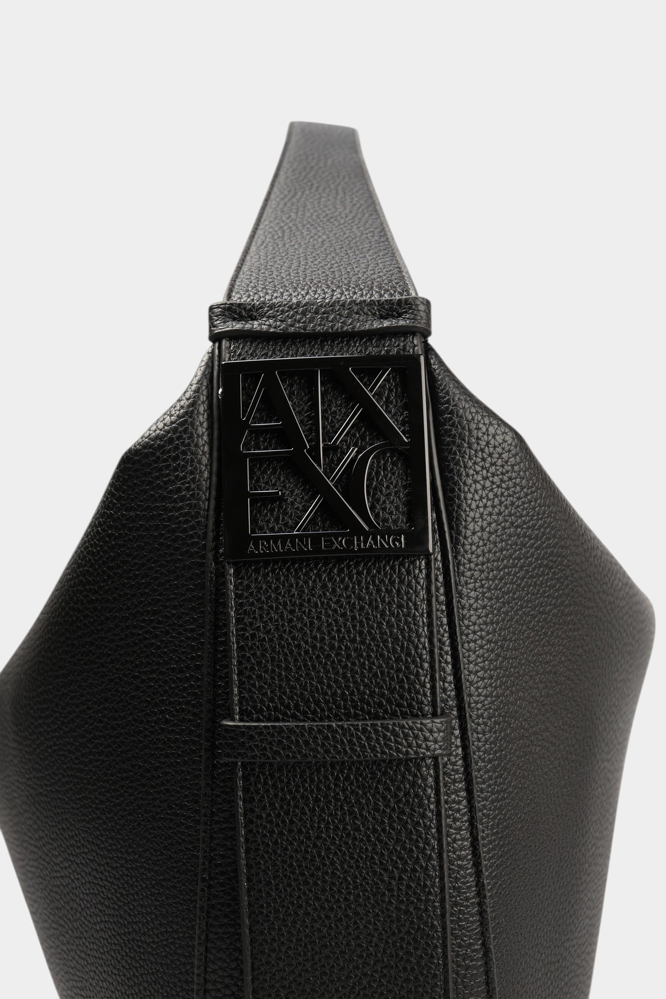 XW000915_AF11902 Сумка Armani Exchange Черный