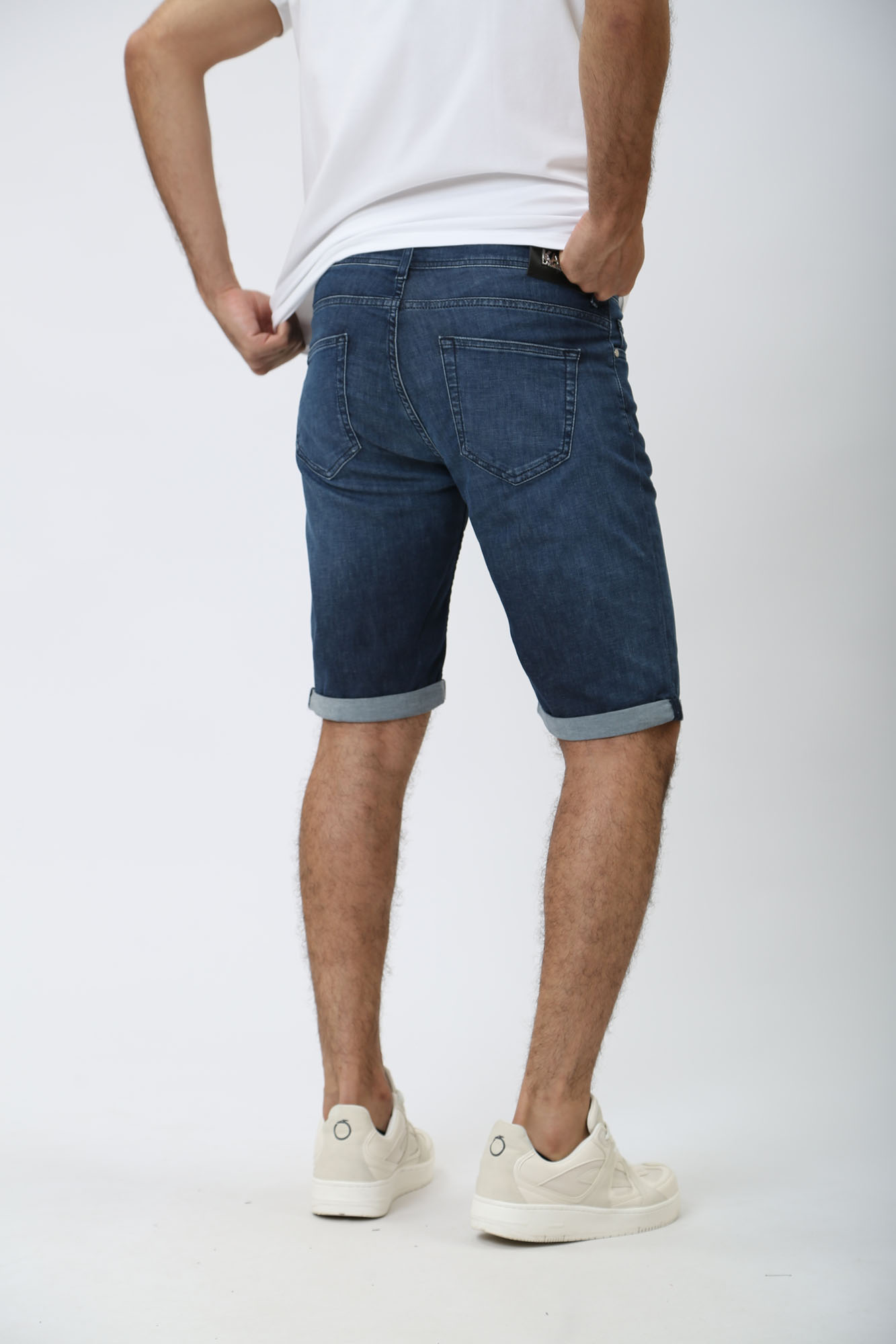 542833_265820 Шорты джинсовые Karl Lagerfeld Голубой