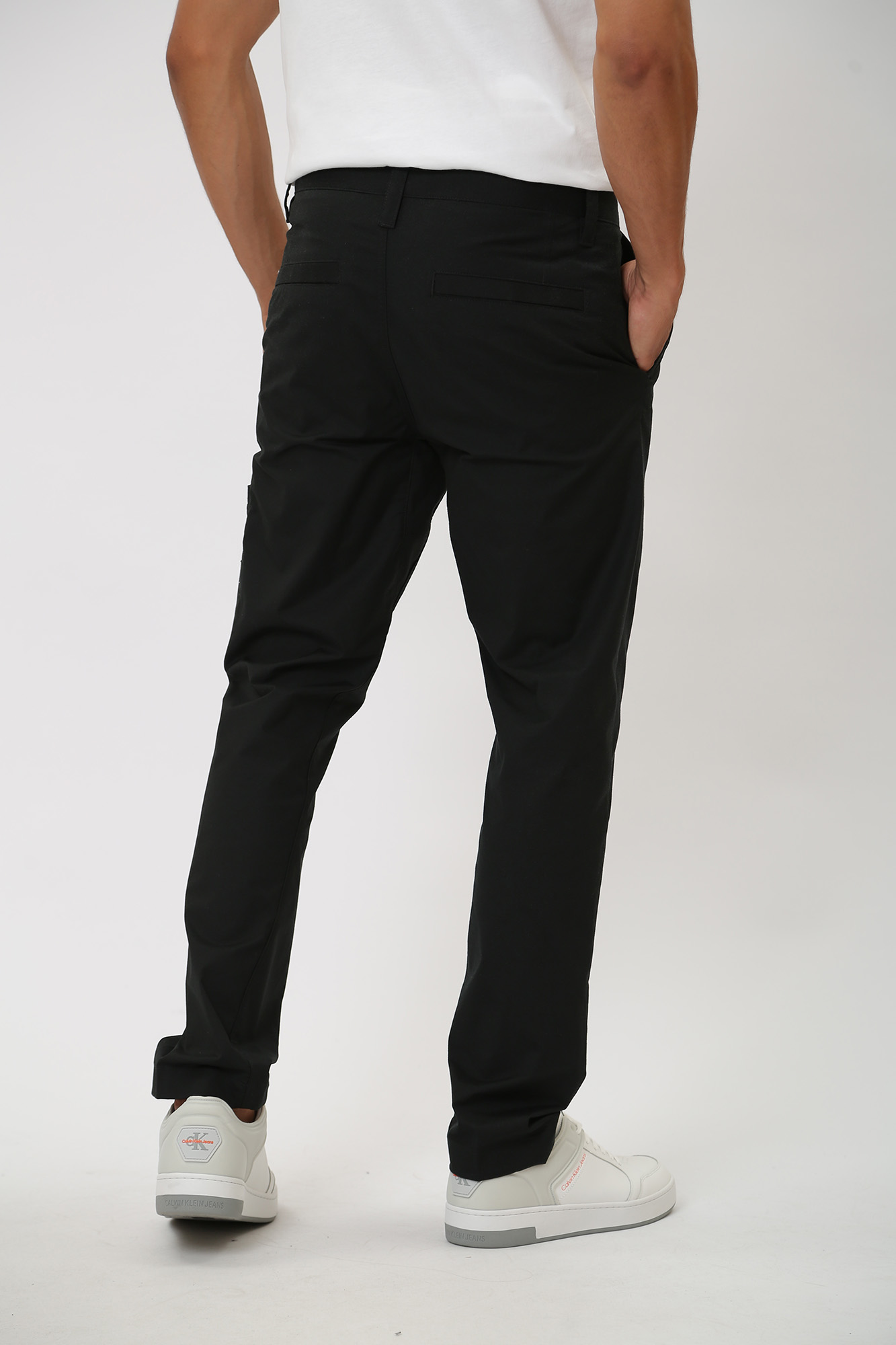 J30J323508 Брюки чиносы Calvin Klein Jeans  Calvin Klein Jeans Черный
