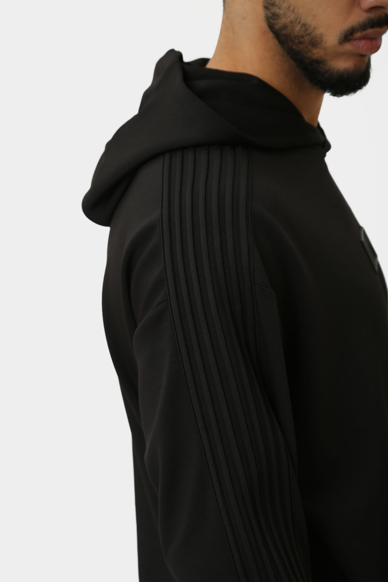 6DUM02_PJZKZ_1200 Худи EA7 Черный