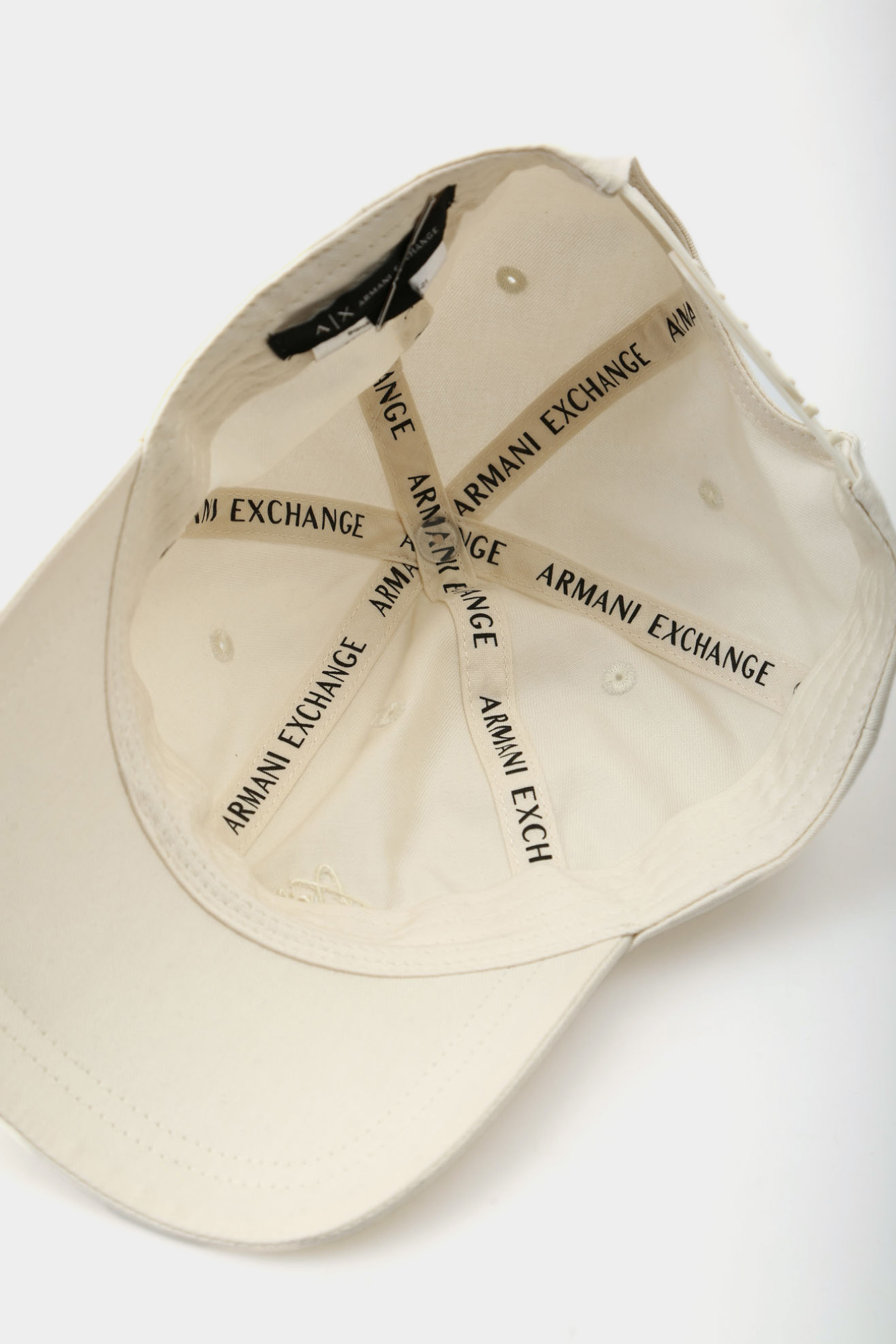 944201_4F101_98010 Кепка Armani Exchange Белый