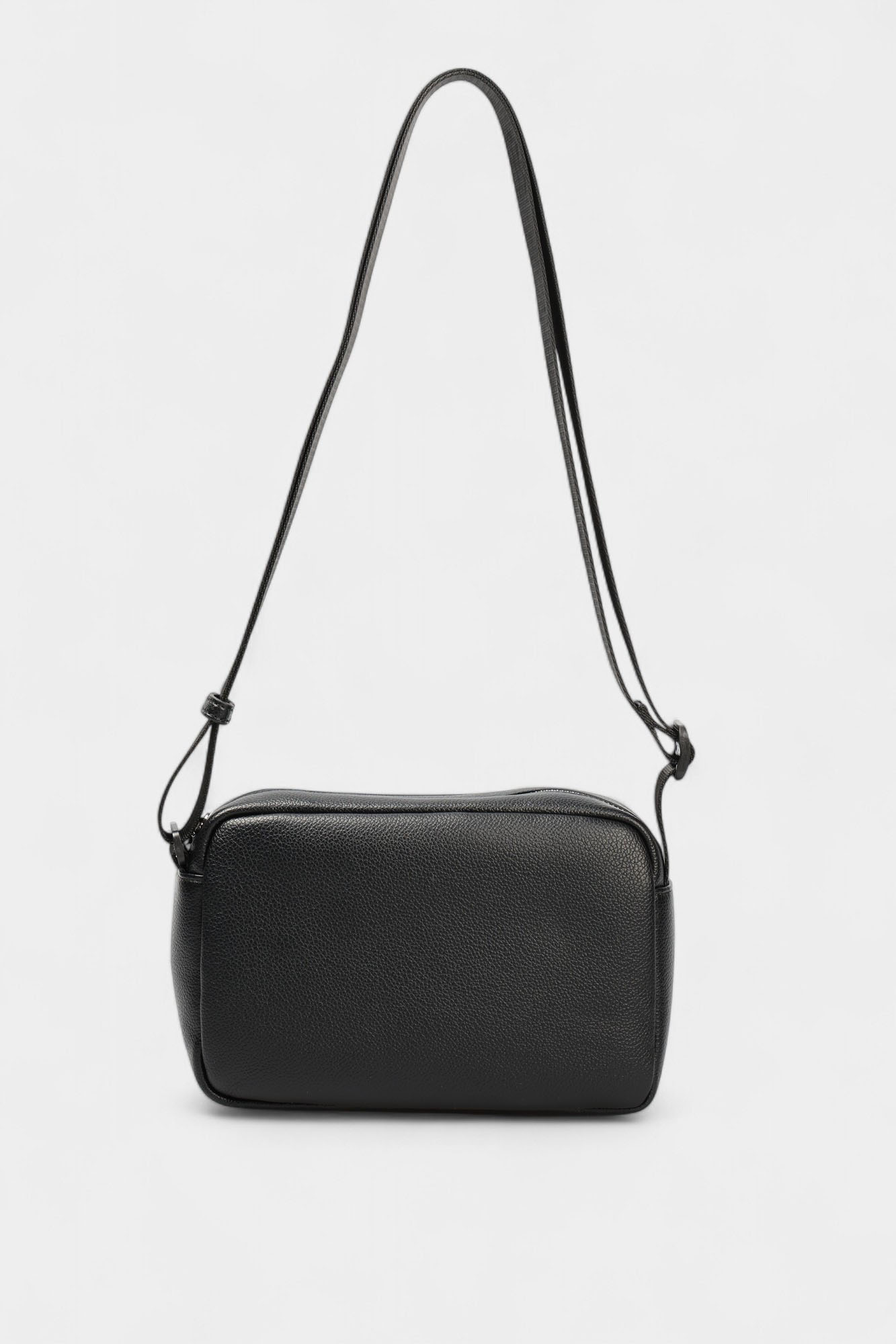 XM000847_AF12134 Сумка Armani Exchange Черный