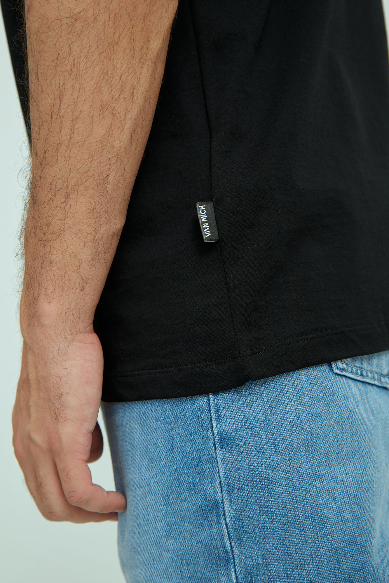 VM-ERK-22-061 Футболка Van Mich Черный