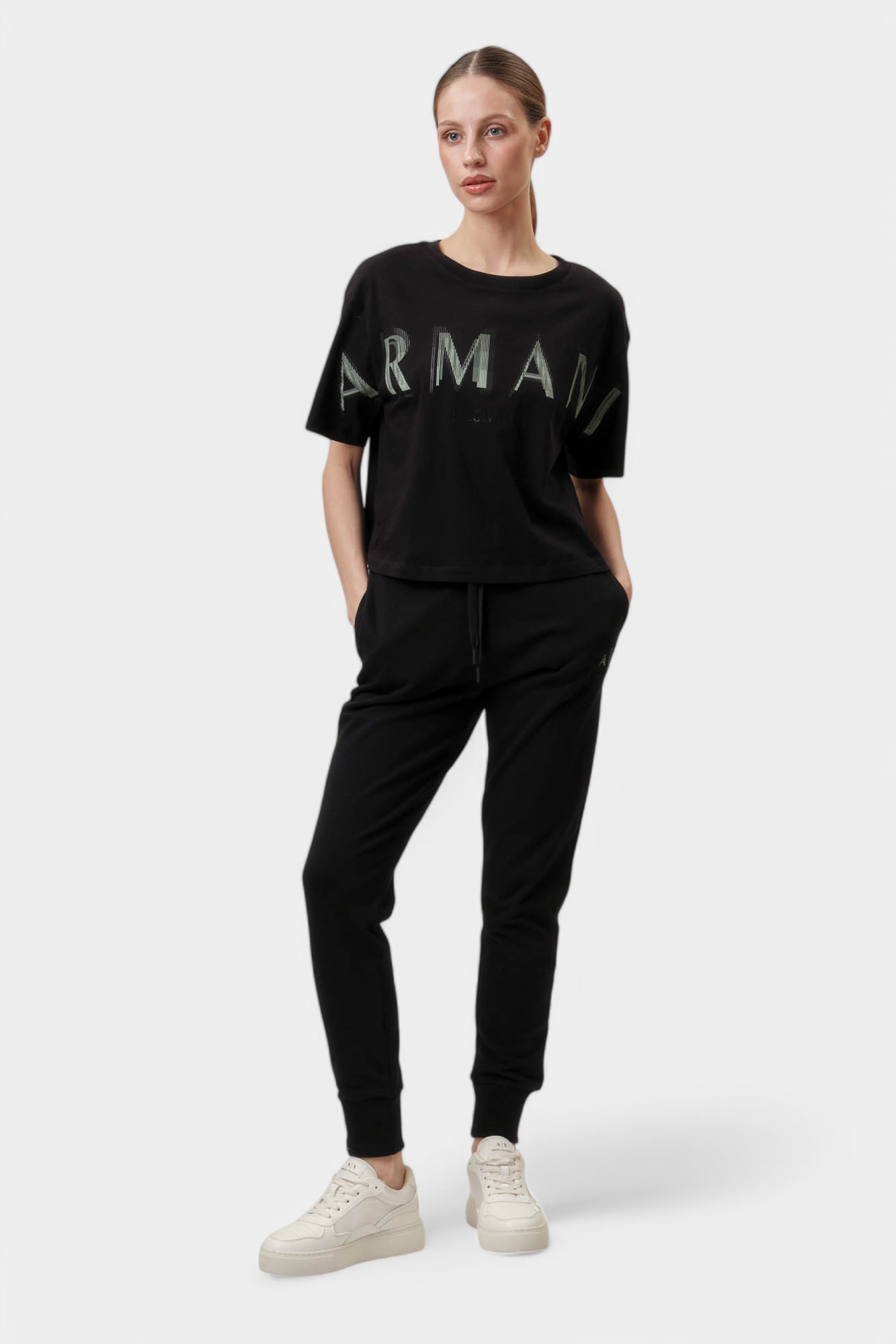 XW000520_AF10359 кроп-топ armani exchange 