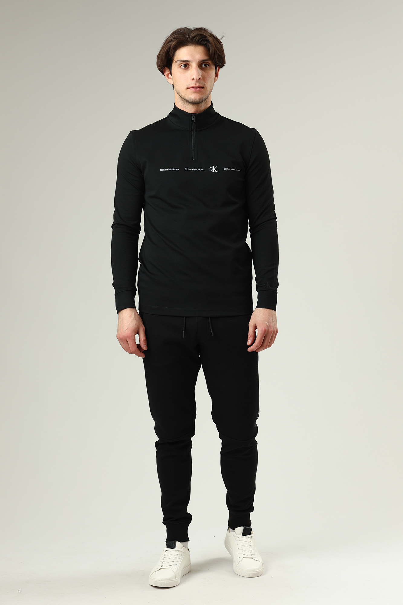 J30J319652 Брюки спортивные джоггеры Calvin Klein Jeans Черный