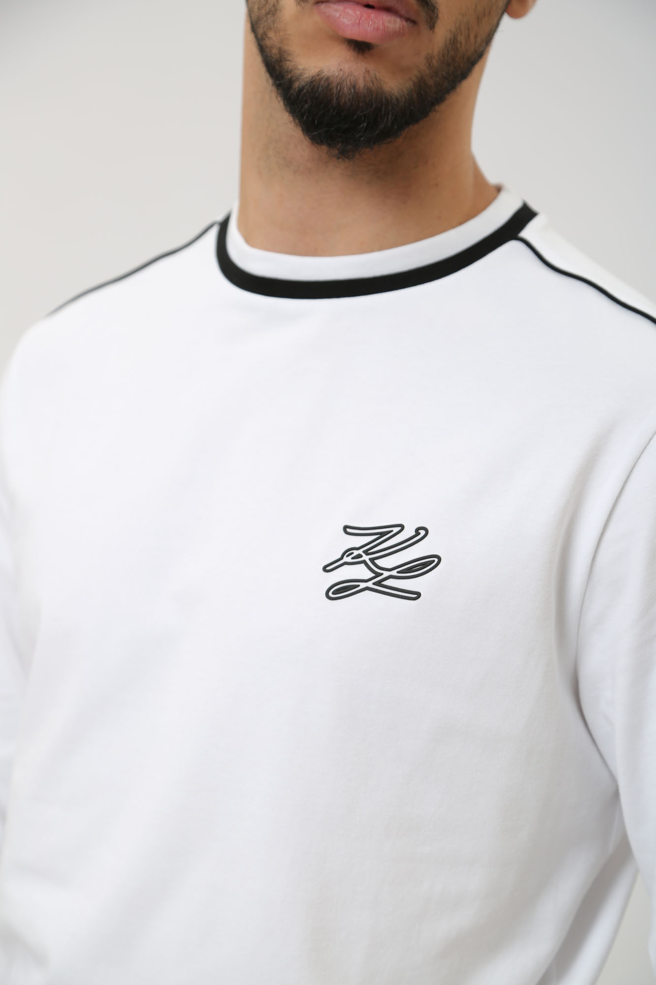 541221_755064 Лонгслив Karl Lagerfeld Белый