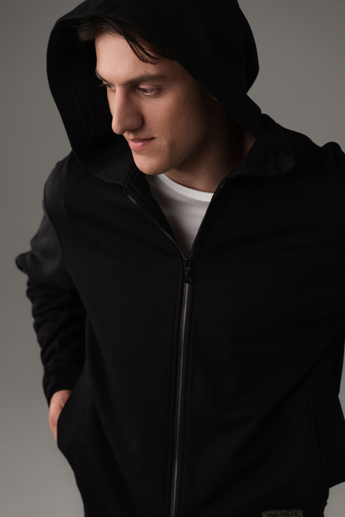 M-251-P-20-0010 Тректоп The Hills Черный