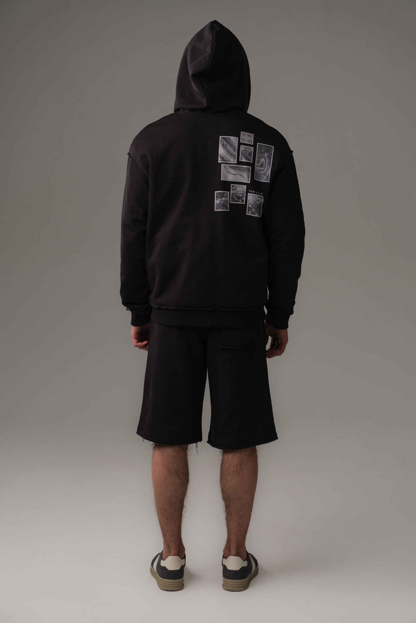 M-251-P-20-0062 Тректоп The Hills Черный