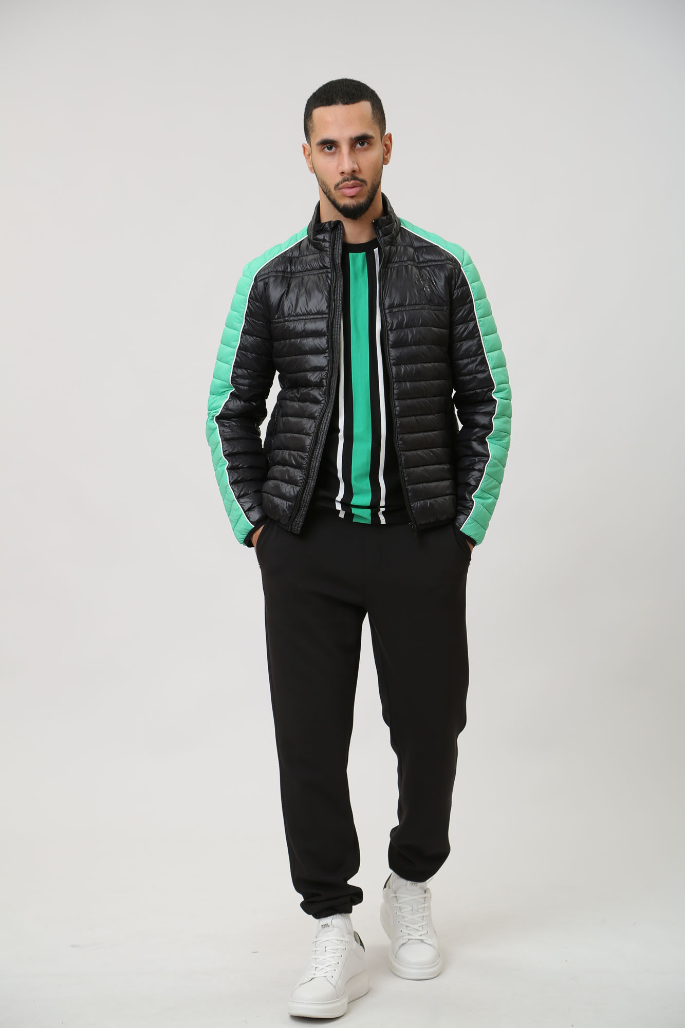 541590_505090 Куртка Karl Lagerfeld Черный