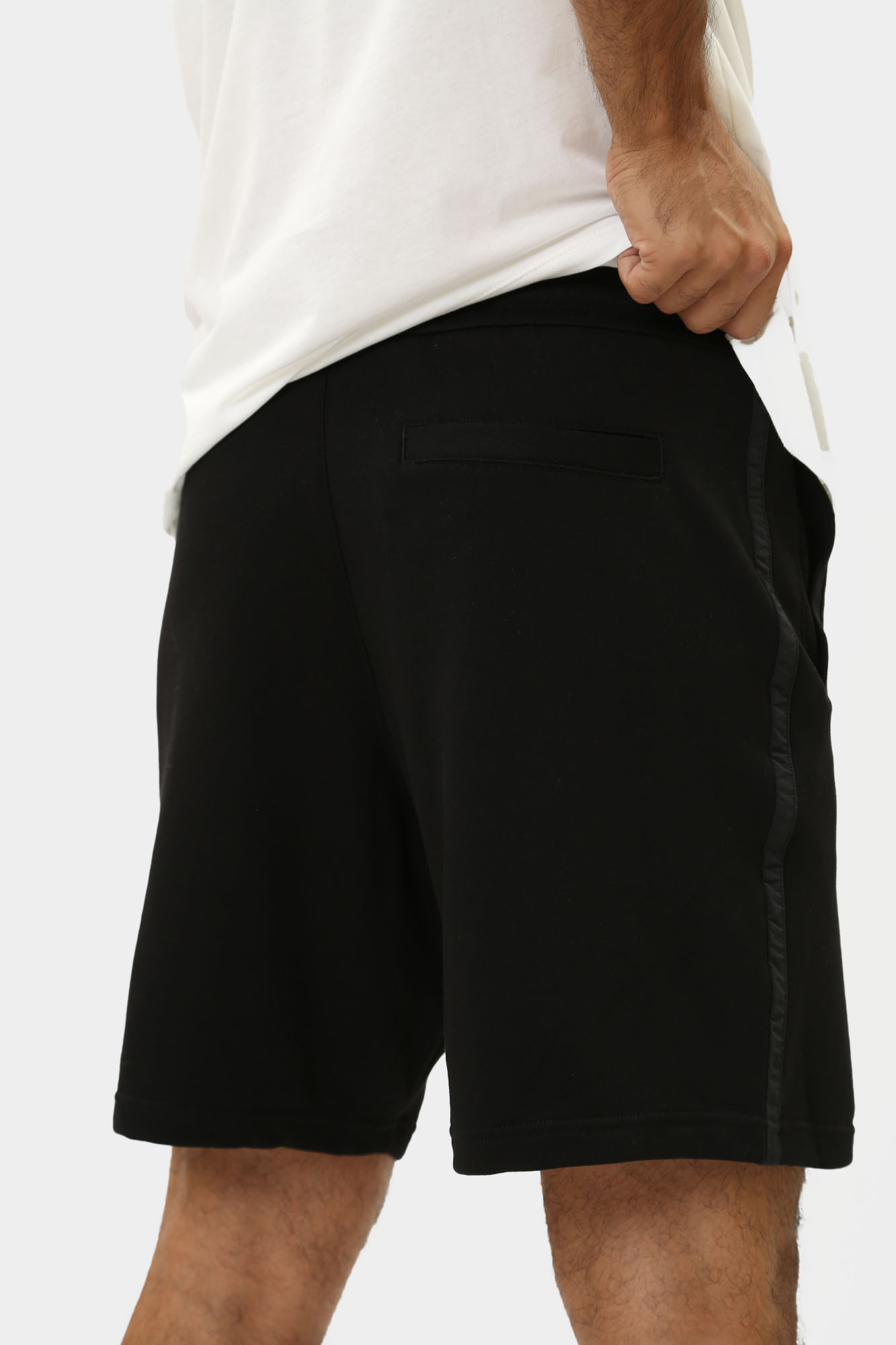 3DZSJA_ZJDPZ Шорты трикотажные Armani Exchange Черный