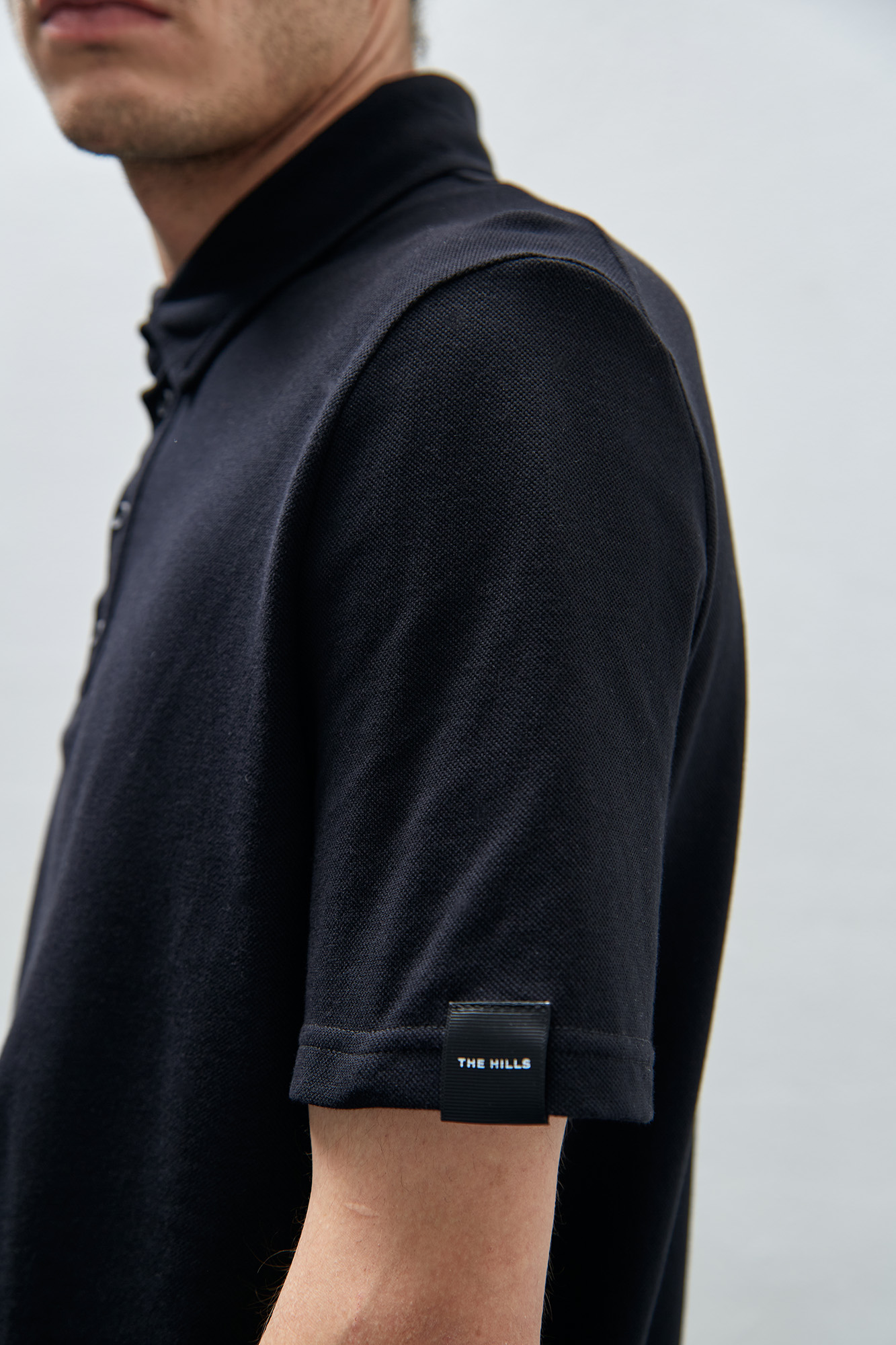 M-232-P-23-0069 Поло The Hills Черный