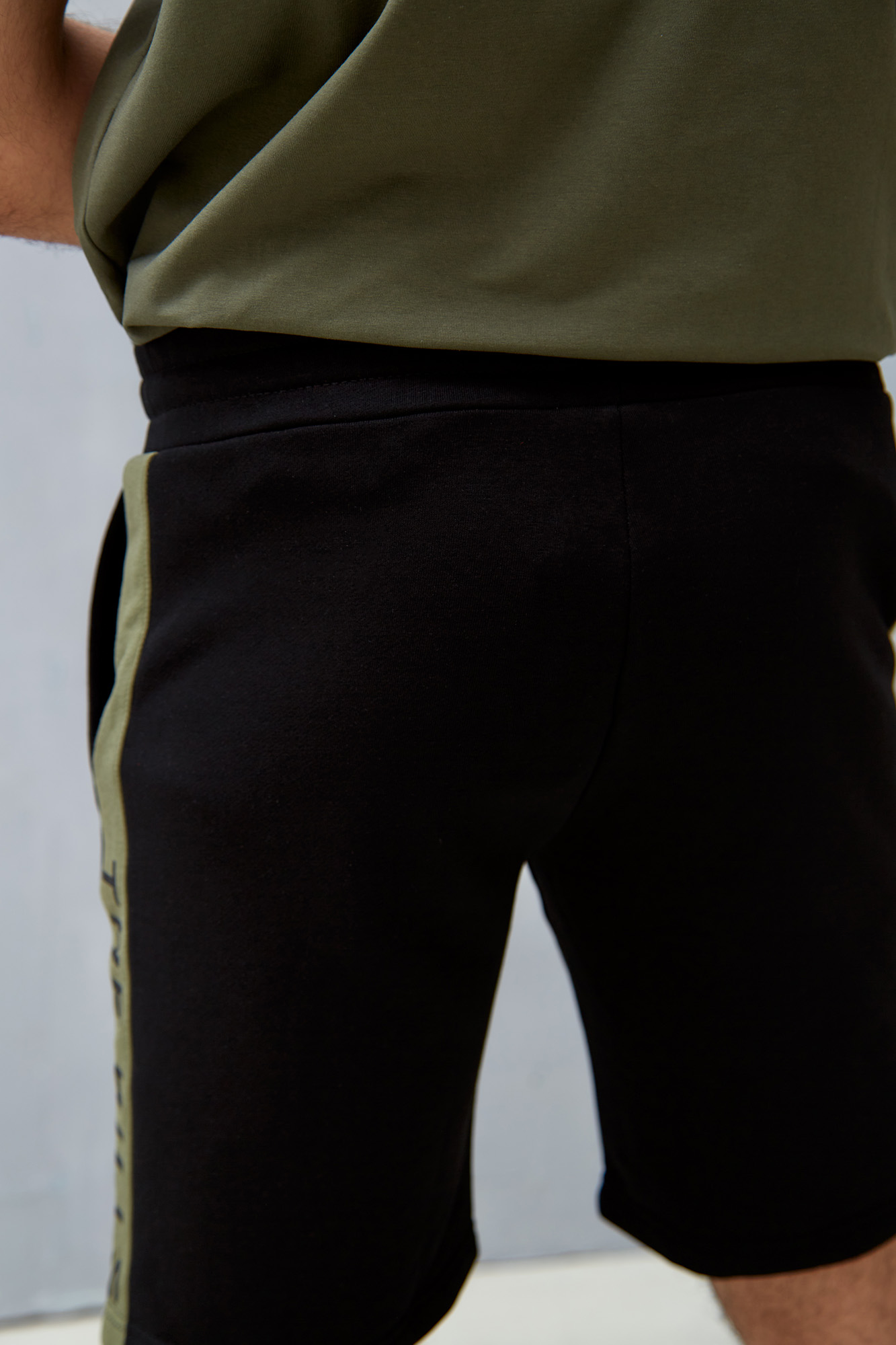 M-231-P-20-0008 Шорты спортивные The Hills Черный