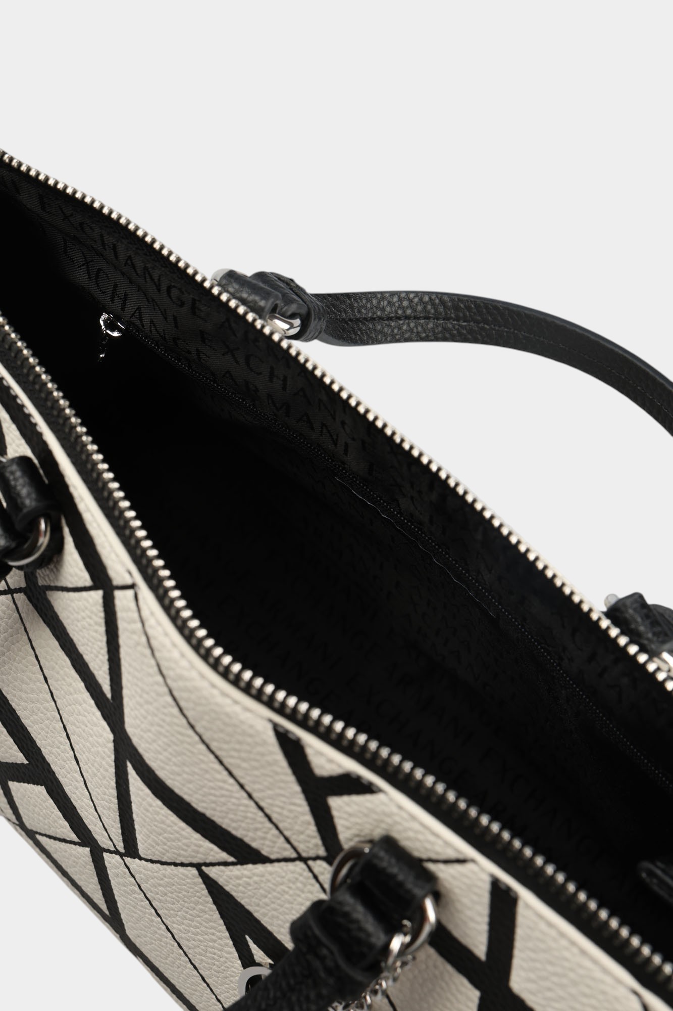 XW000400_AF13680 Сумка Armani Exchange 