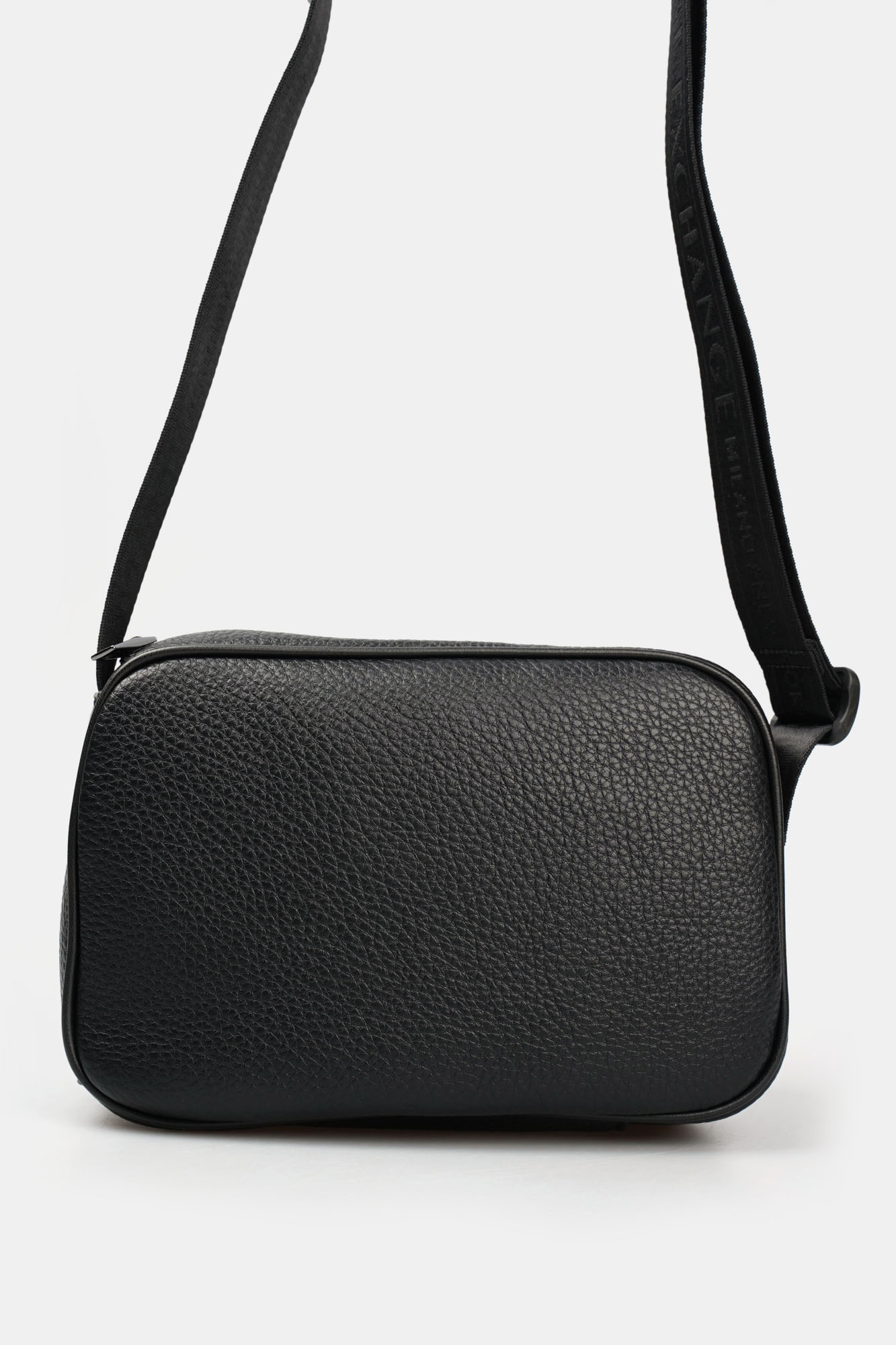 XM000231_AF11931 Сумка Armani Exchange Черный