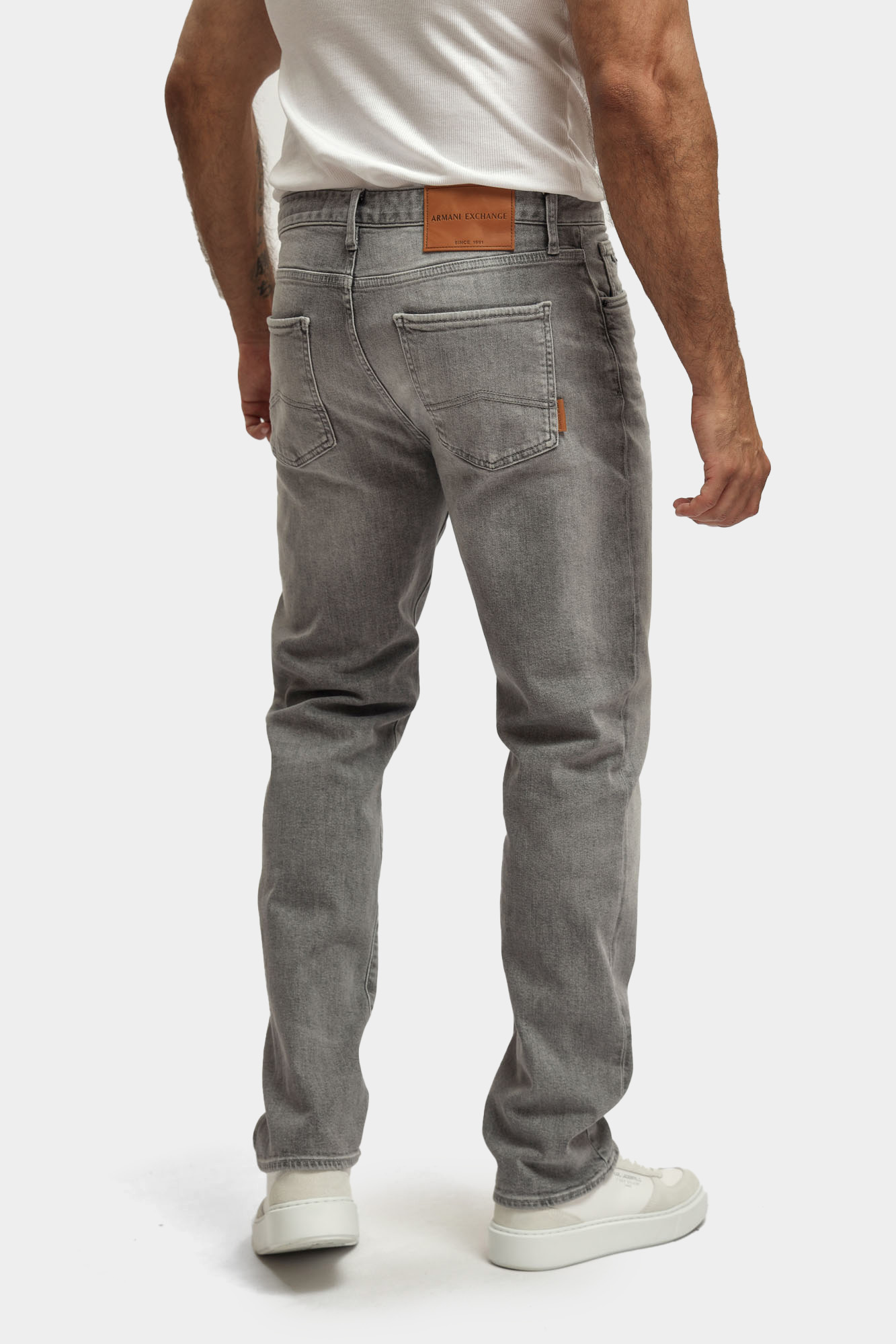 XM000049_AF14656 Джинсы Armani Exchange Серый