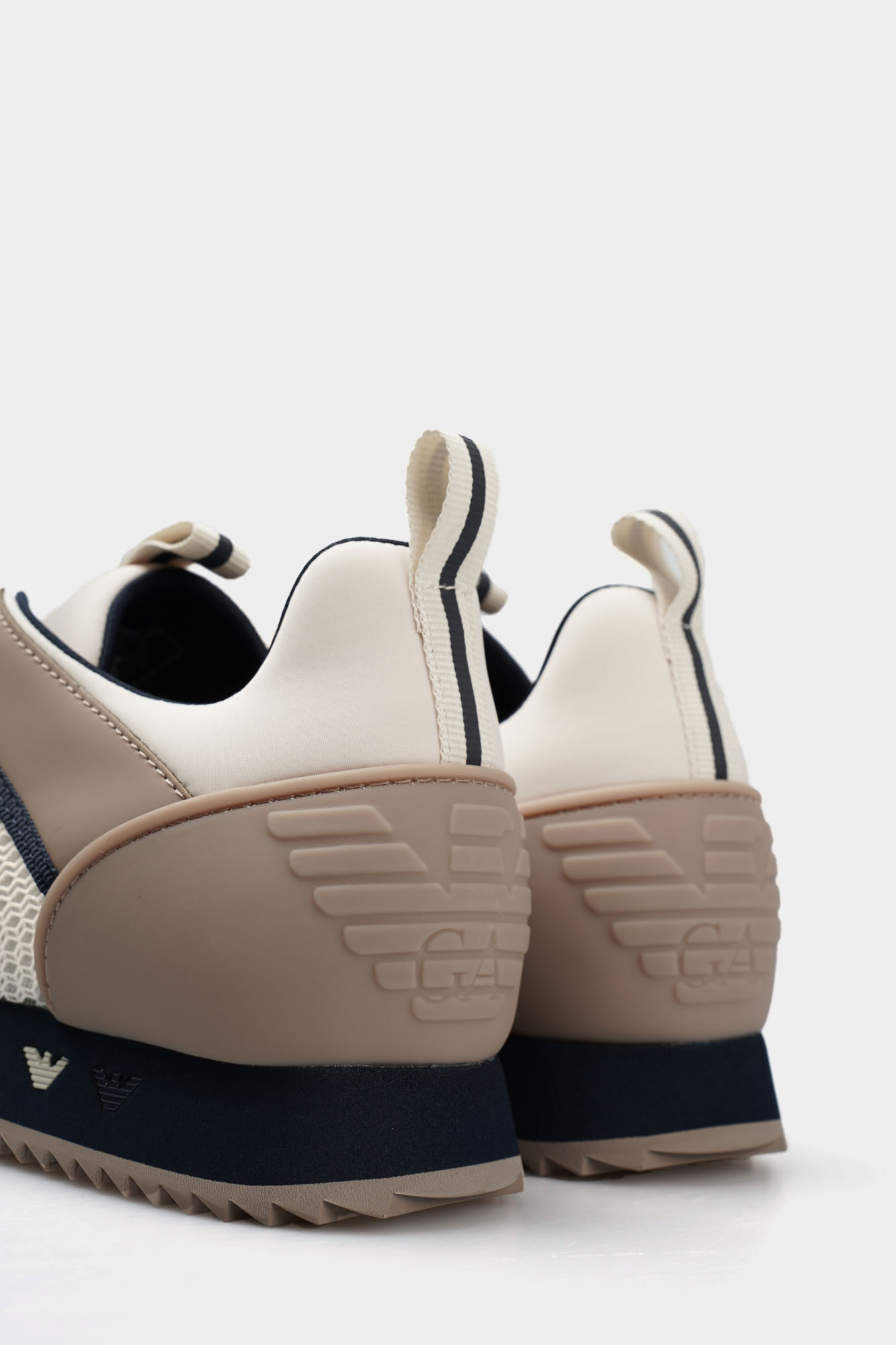 X8X027_XK050_T990 Кроссовки EA7 Белый