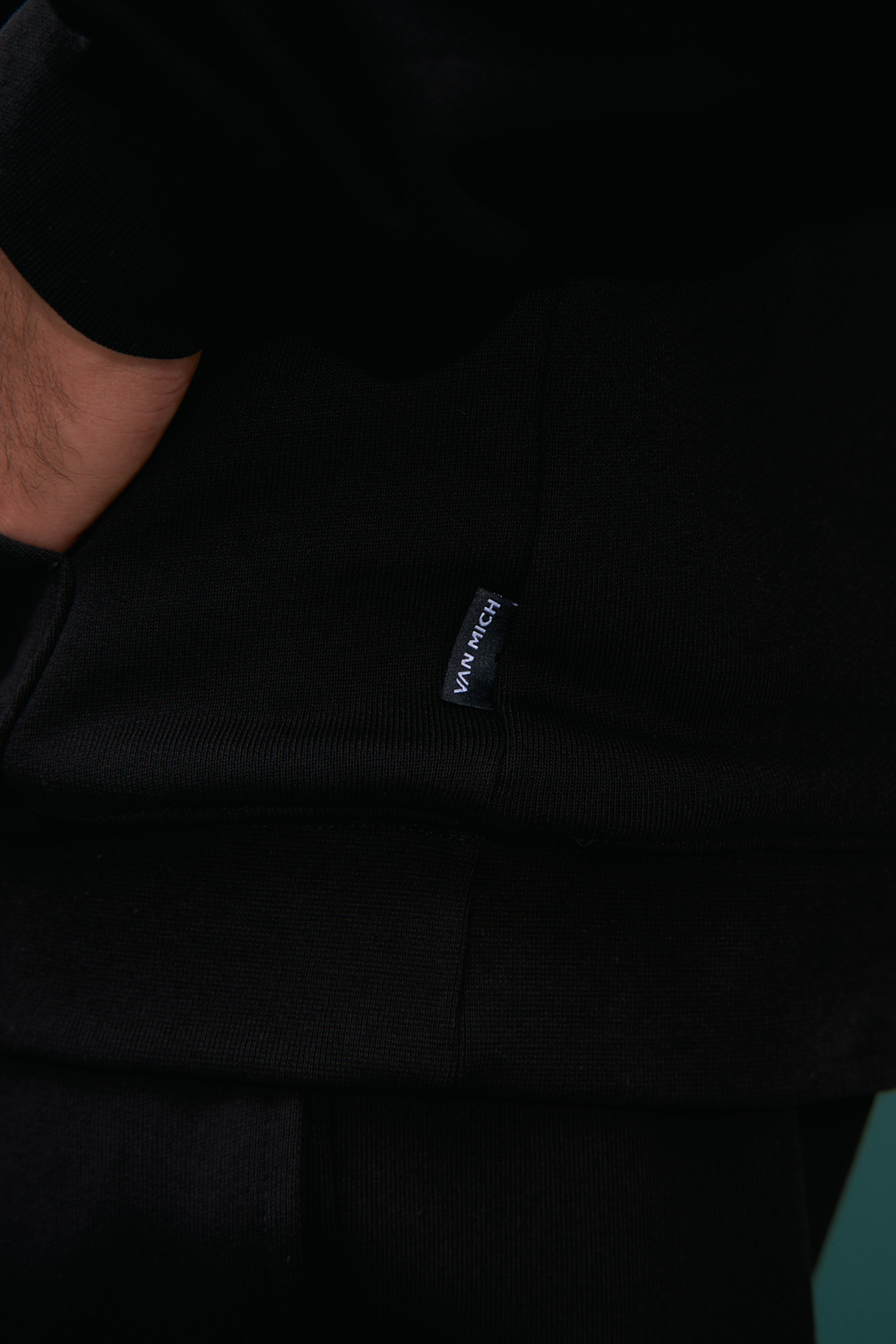 VM-232-20-037 Худи Van Mich Черный