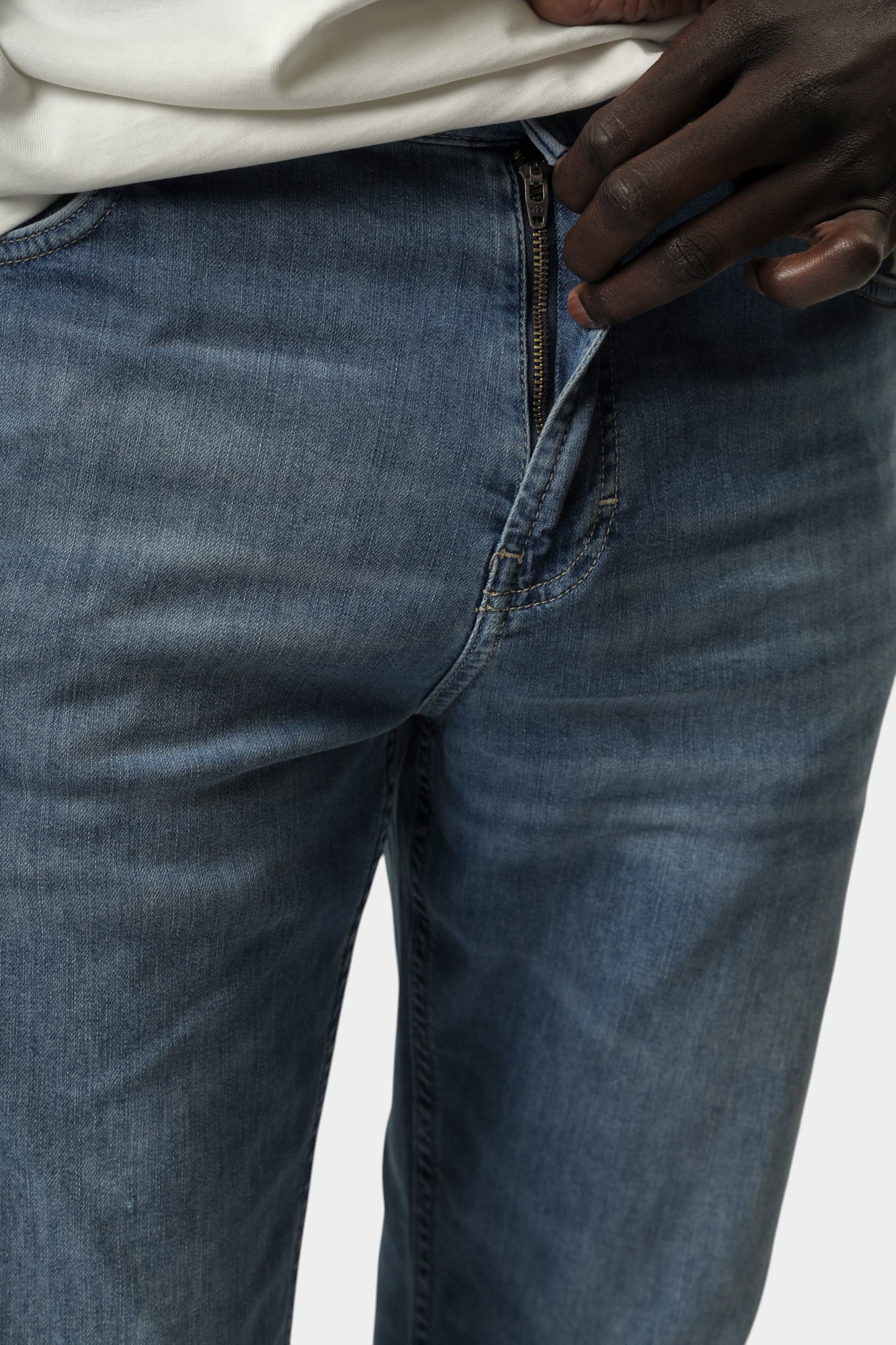 30046775_10017842 Брюки джинсовые Strellson Синий