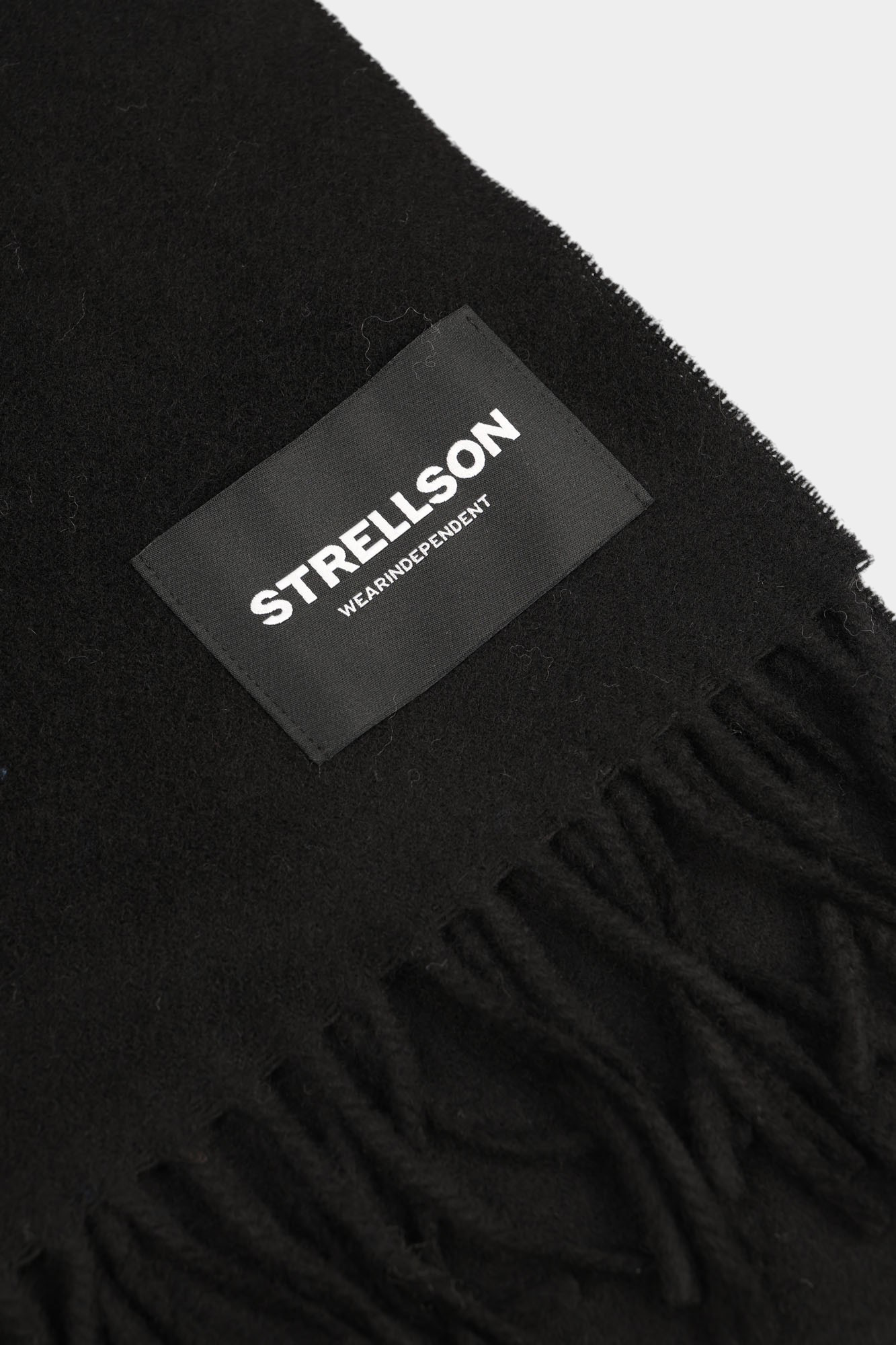 30043617_10016750_001 Шарф Strellson Черный