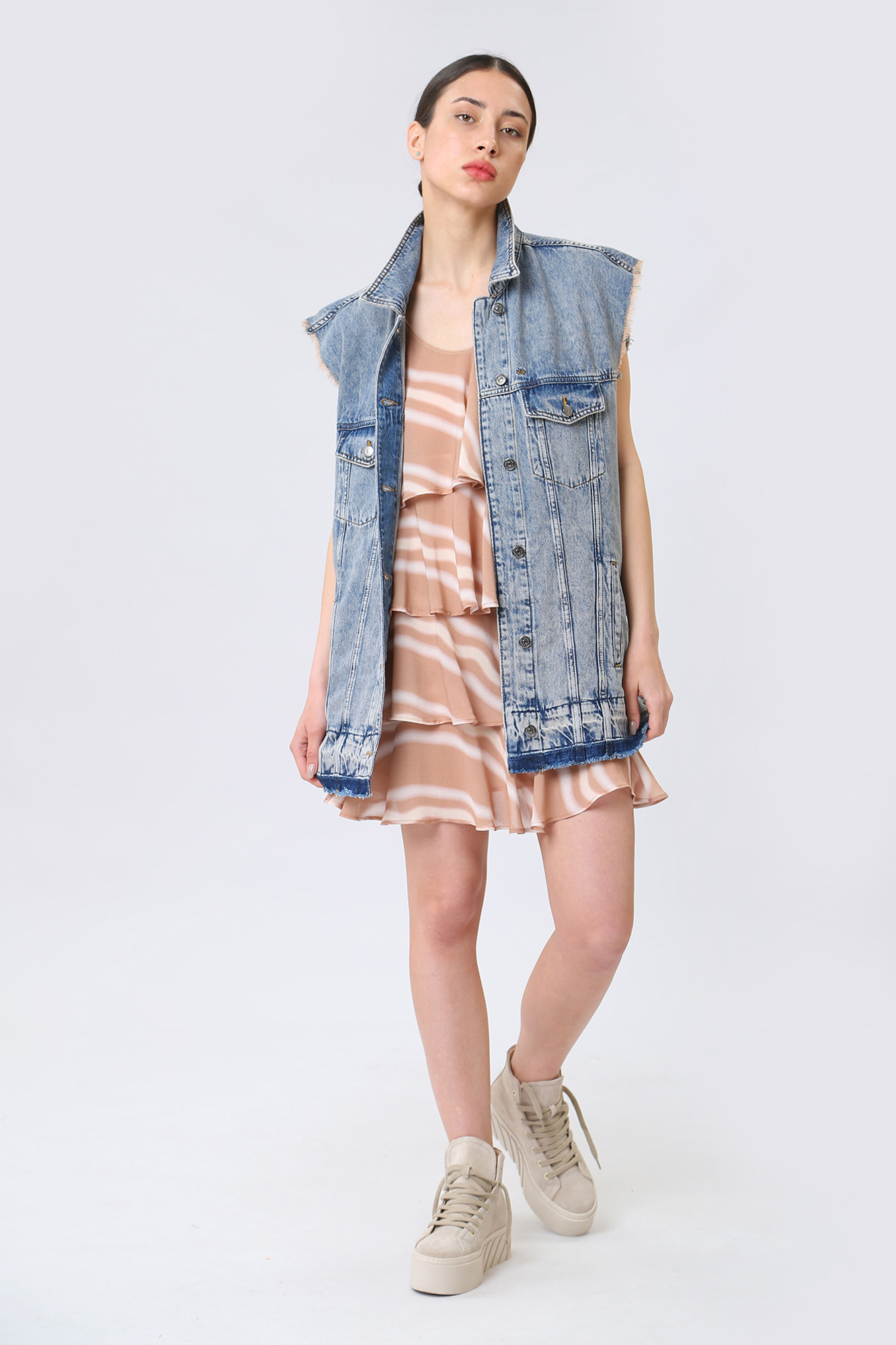 3RYQ60_Y2NRZ жилет джинсовый armani exchange 