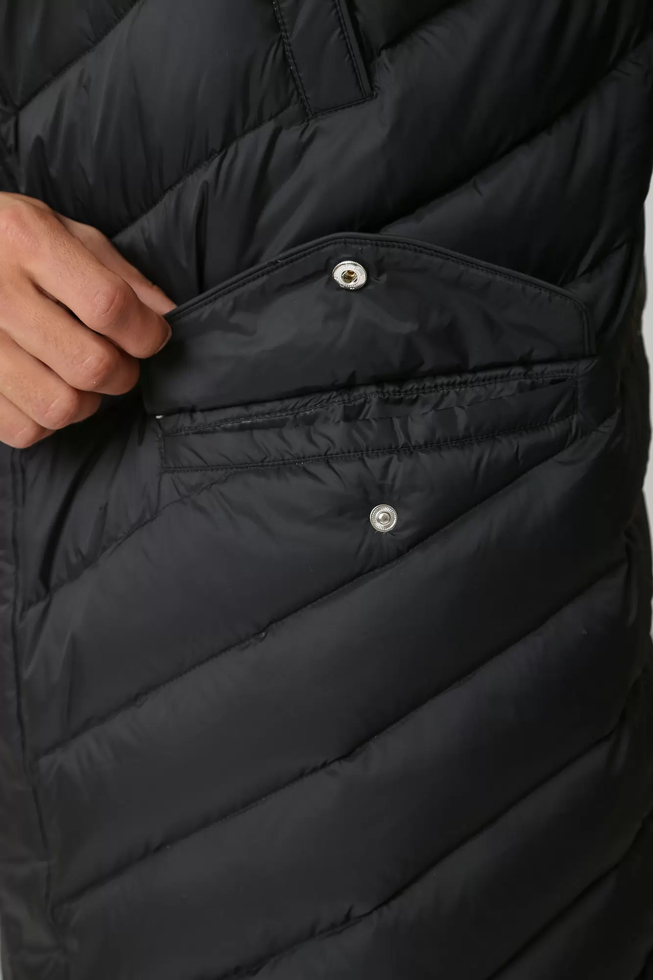 8NZL20_ZNW3Z Пальто пуховое Armani Exchange Черный