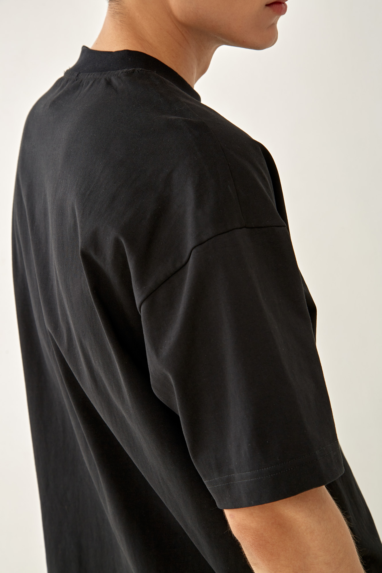 M-242-KB-08002 Футболка The Hills Черный