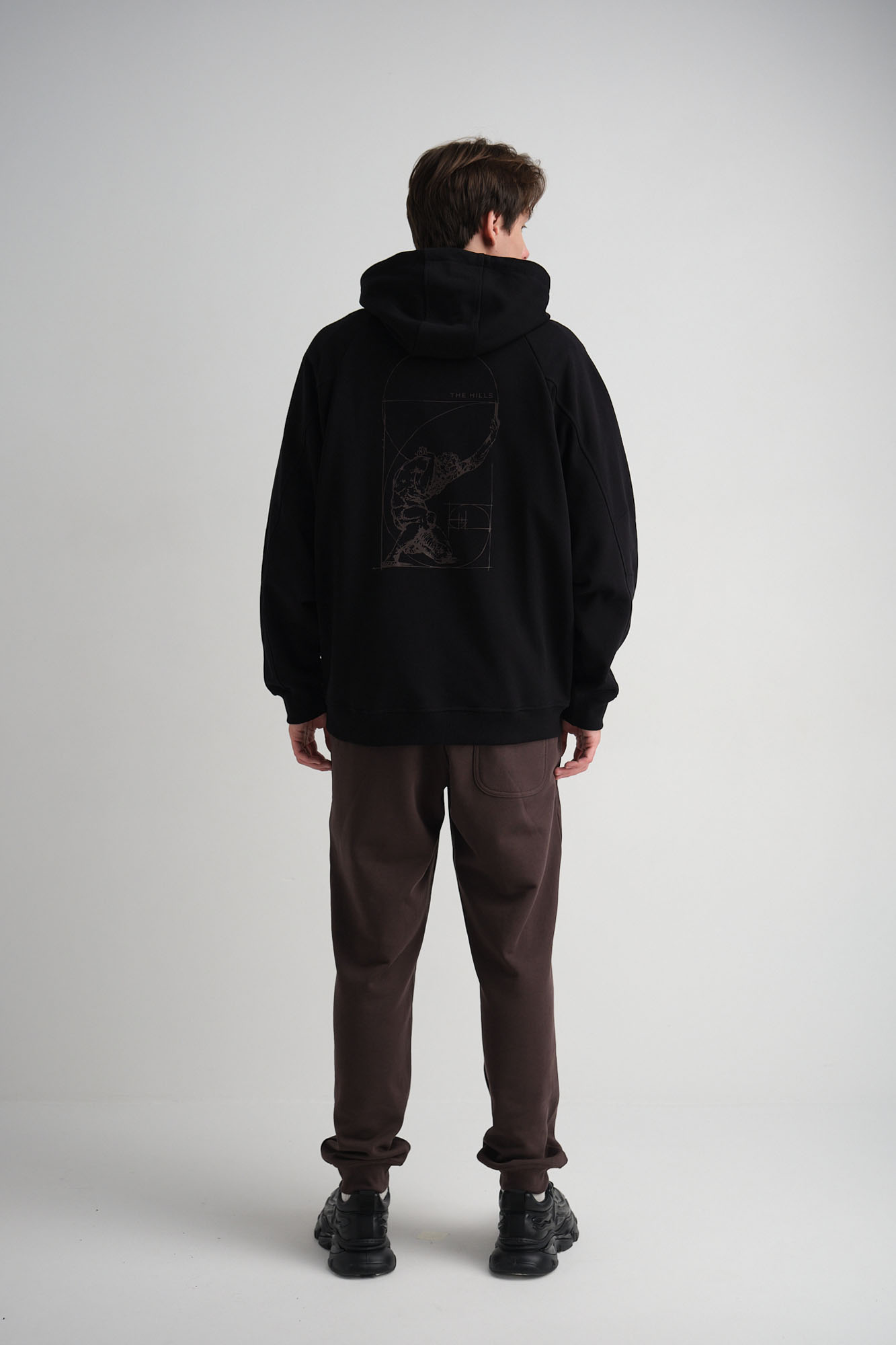 M-242-P-20-0015 Худи The Hills Черный
