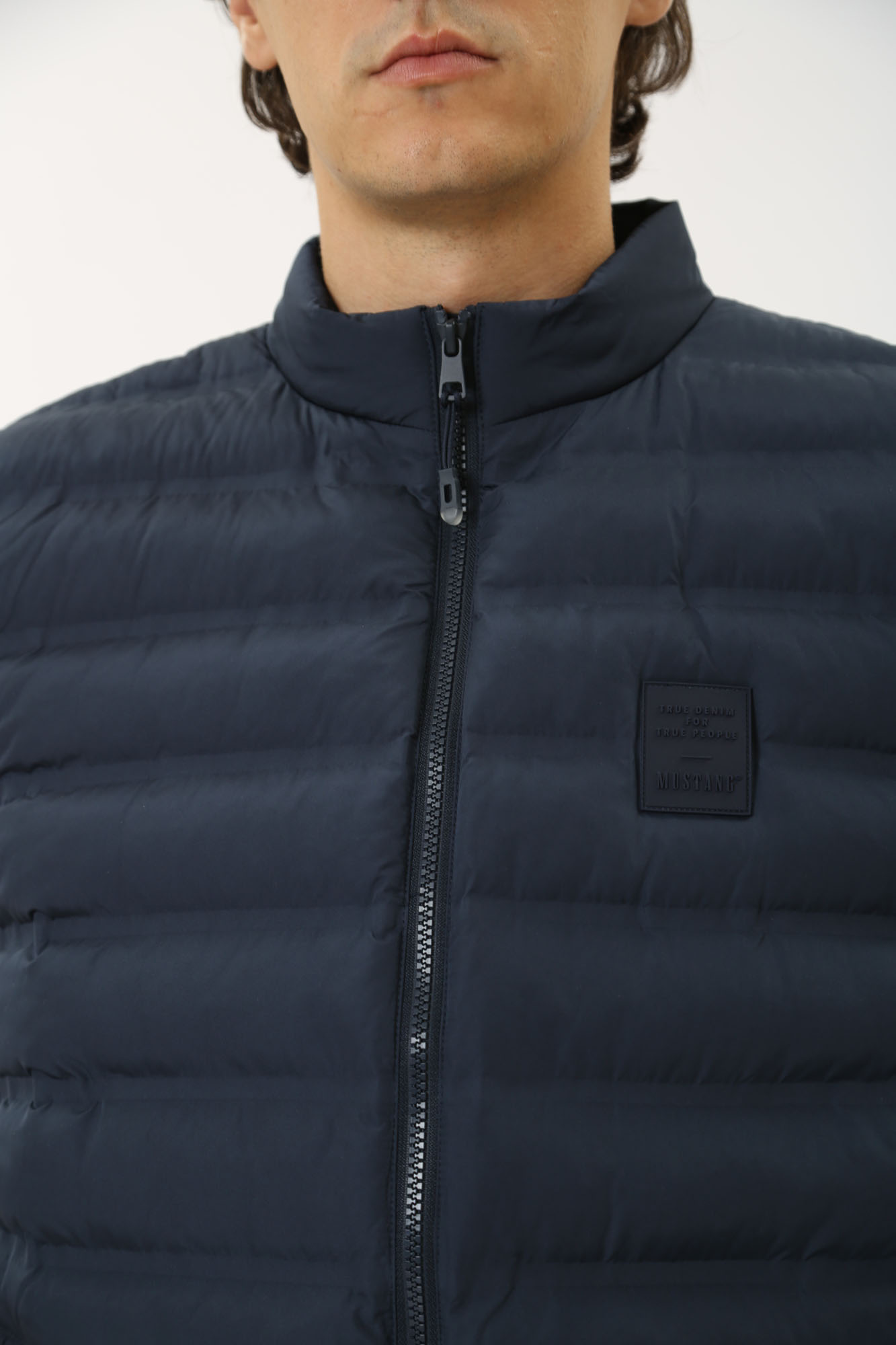 1015601 Жилет утепленный Mustang Синий