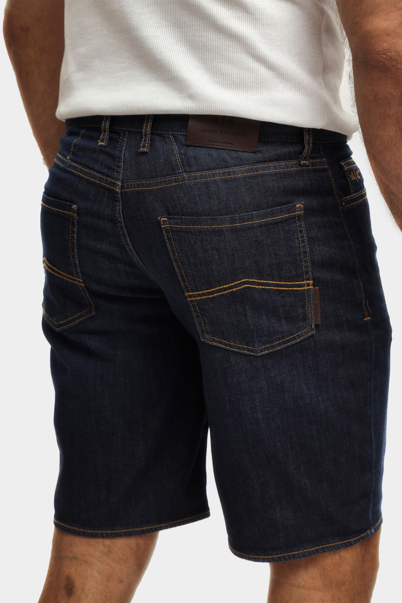 XM000073_AF13089 Шорты джинсовые Armani Exchange Черный