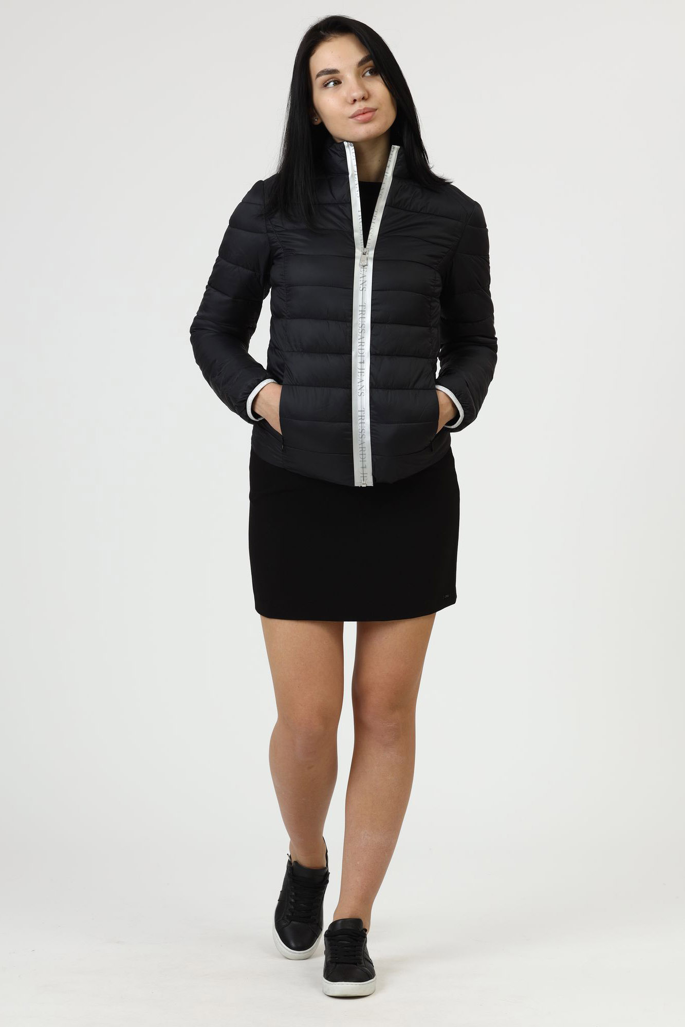 56S00353-1T001596 куртка пуховая trussardi 