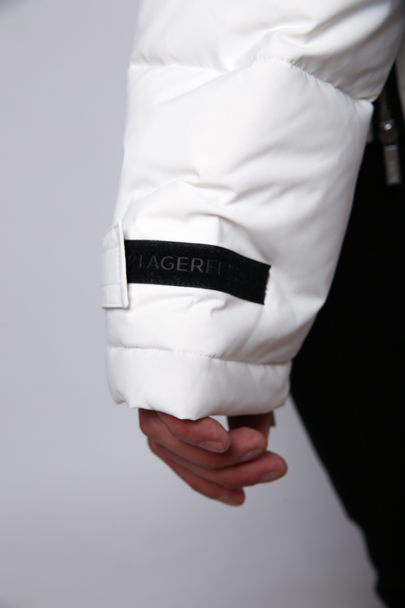 512511_505014 Куртка пуховая Karl Lagerfeld Белый