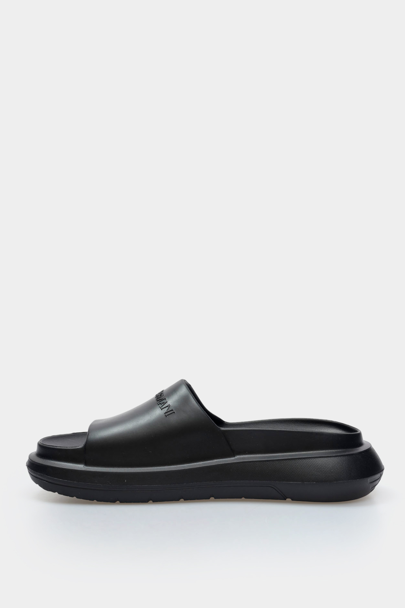 EM005960_AF26000 Шлепки Emporio Armani Черный