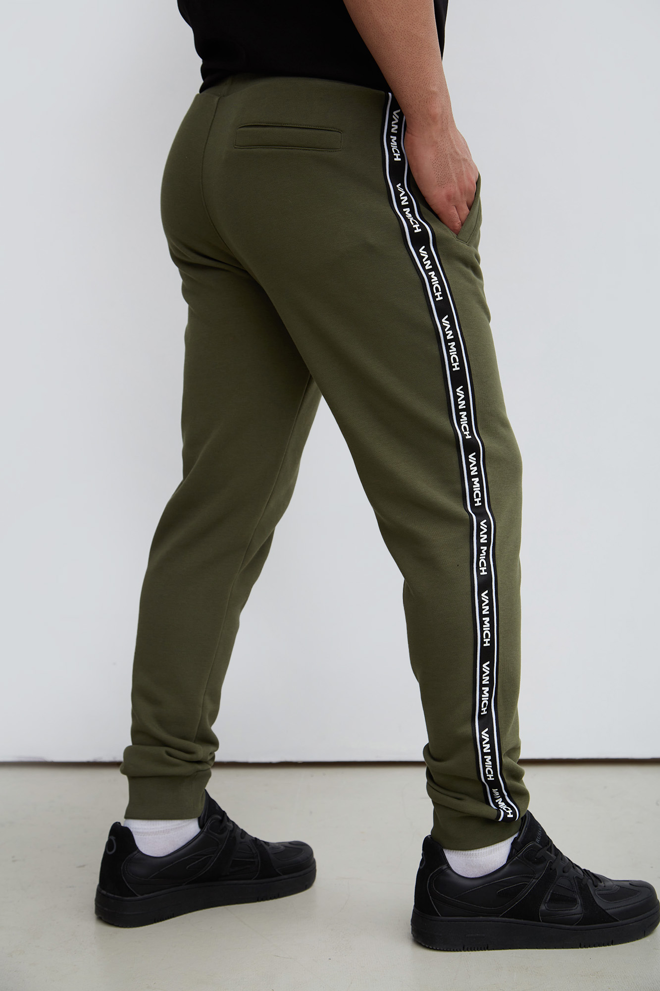 VM-231-20-019 Брюки спортивные Van Mich Хаки