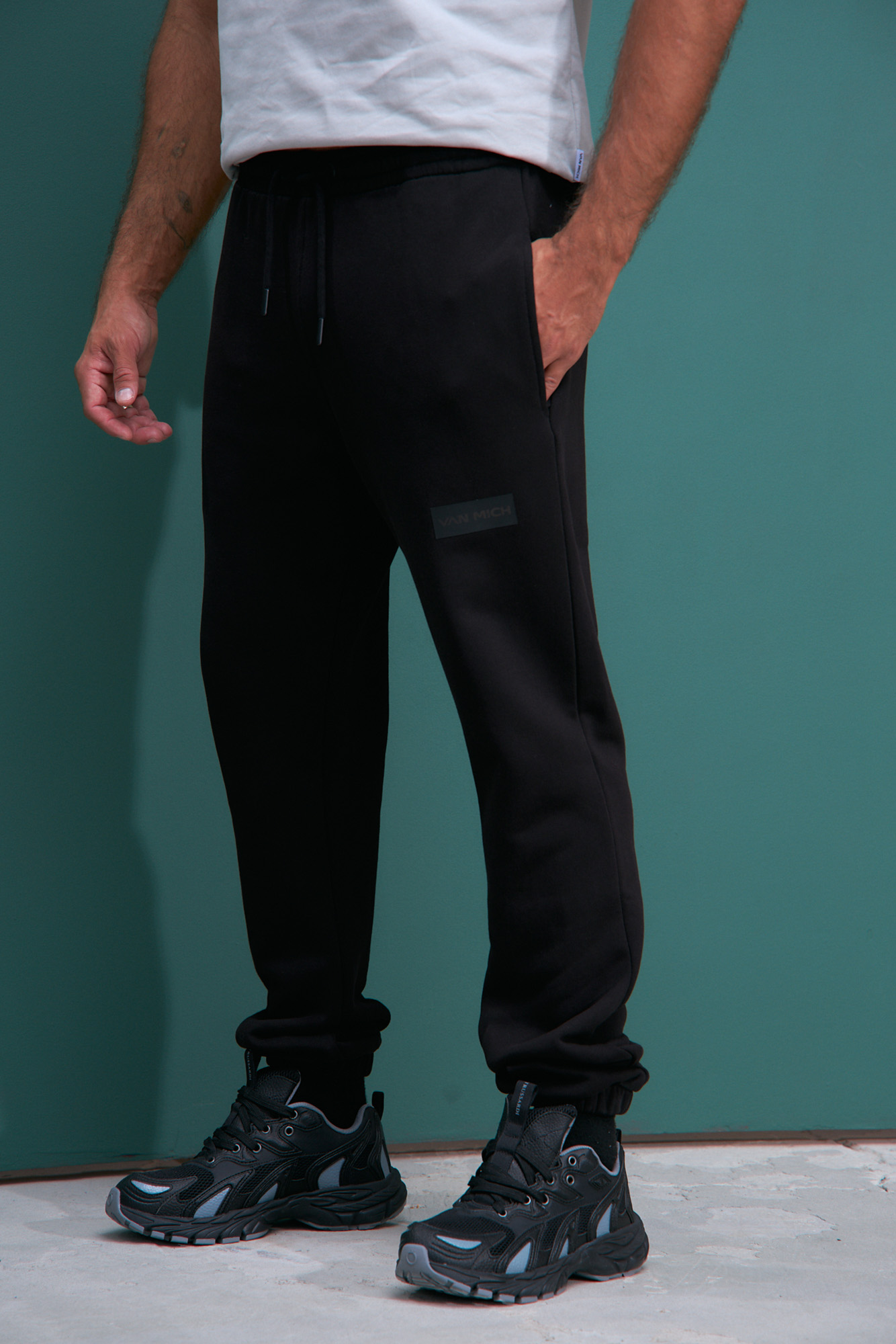 VM-232-20-137 Брюки спортивные Van Mich Черный
