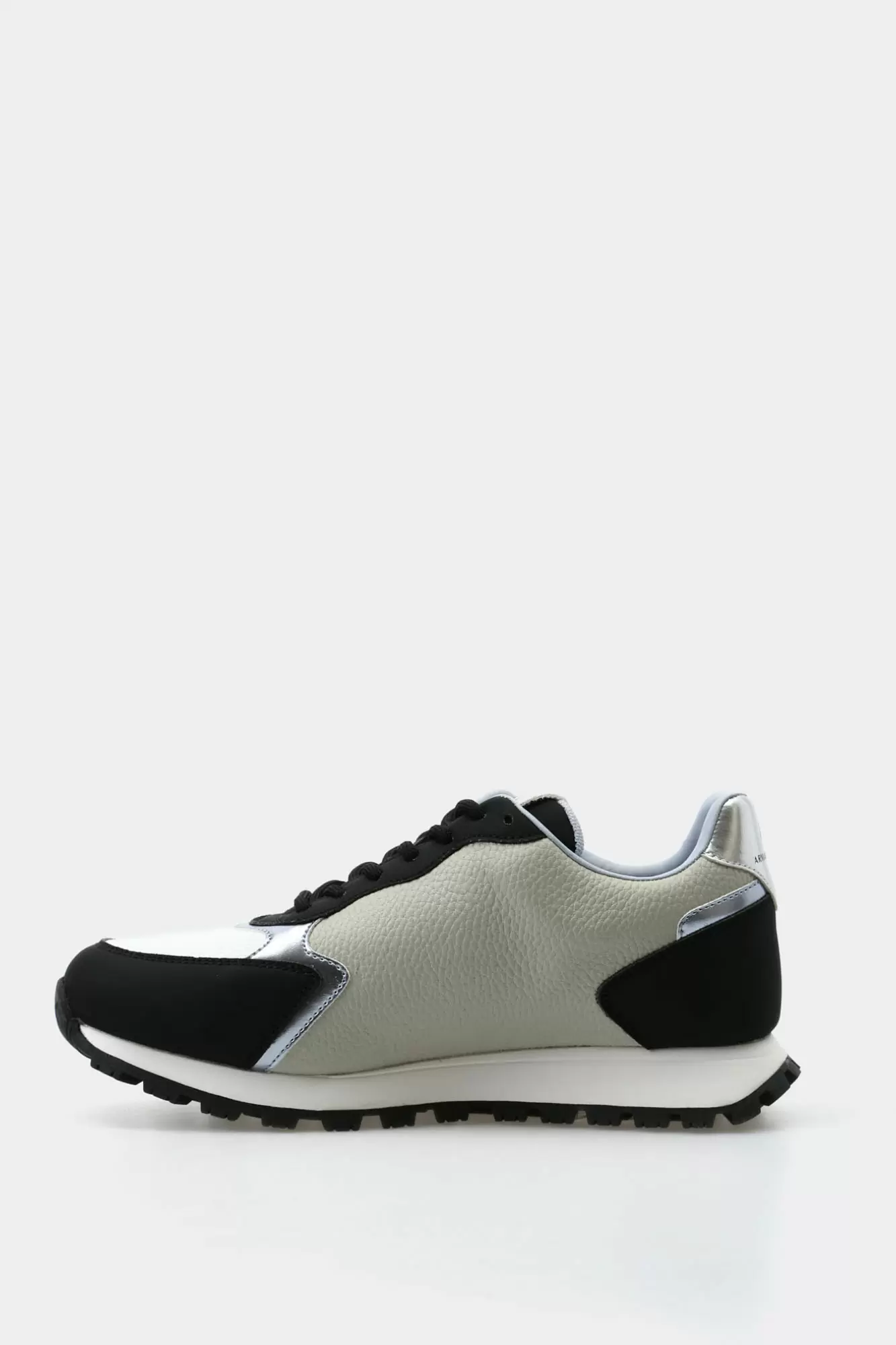 XDX139_XV733_S938 Кроссовки Armani Exchange Черный