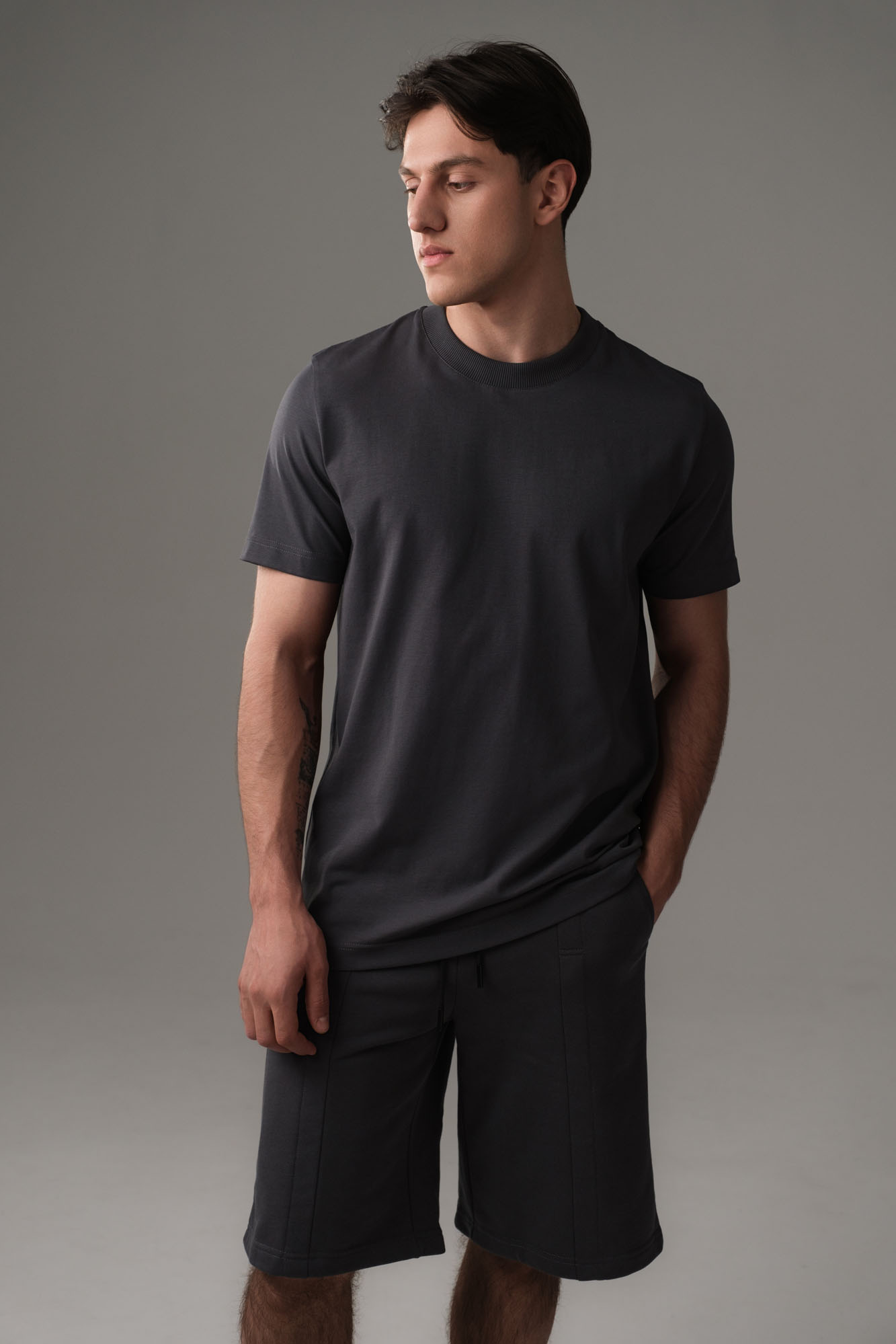 M-251-P-22-0074 Футболка The Hills Серый