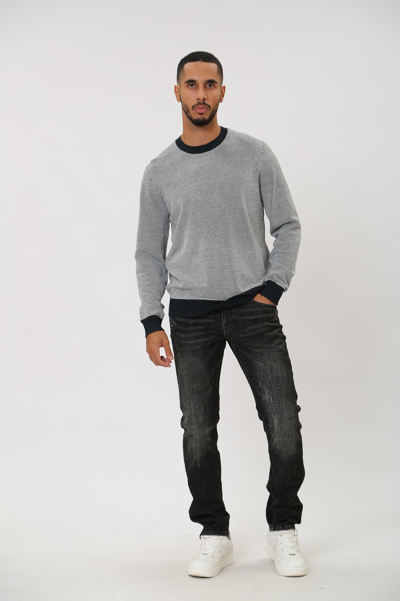 3RZJ13_Z1UJZ Брюки джинсовые   Armani Exchange Черный