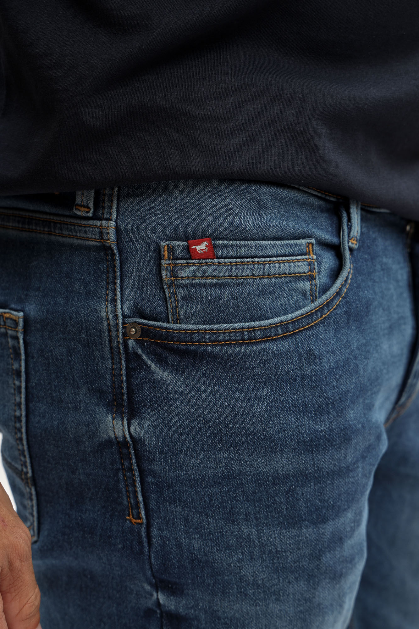 1017226-5000 Джинсы Mustang Черный