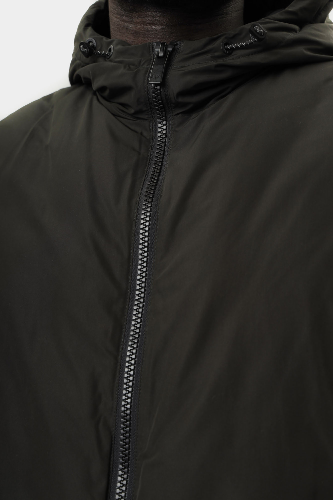 XM000585_AF13140 Жилет пуховый Armani Exchange Хаки