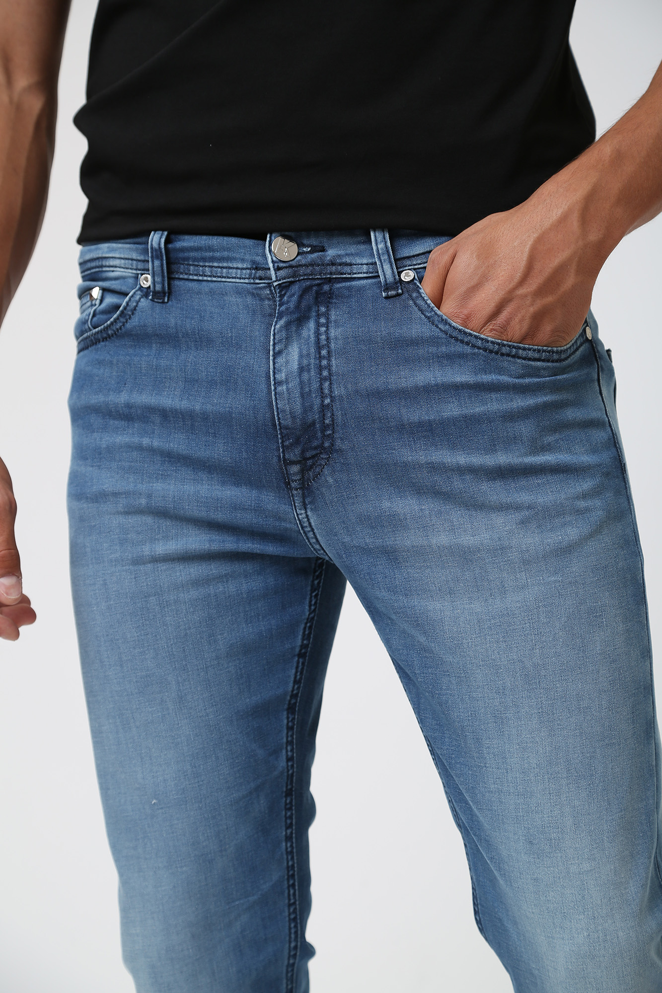 532833_265840 Брюки джинсовые Karl Lagerfeld Голубой