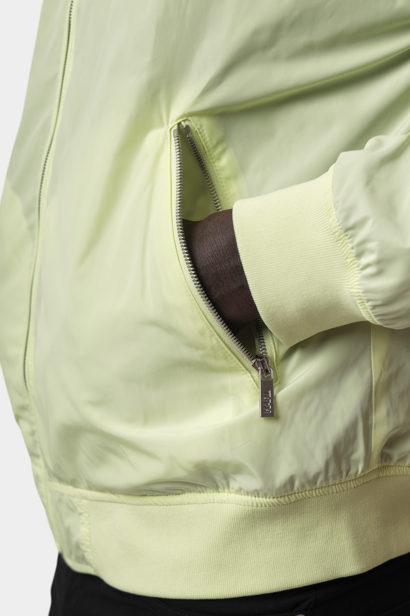 551501_505087 Бомбер Karl Lagerfeld Черный