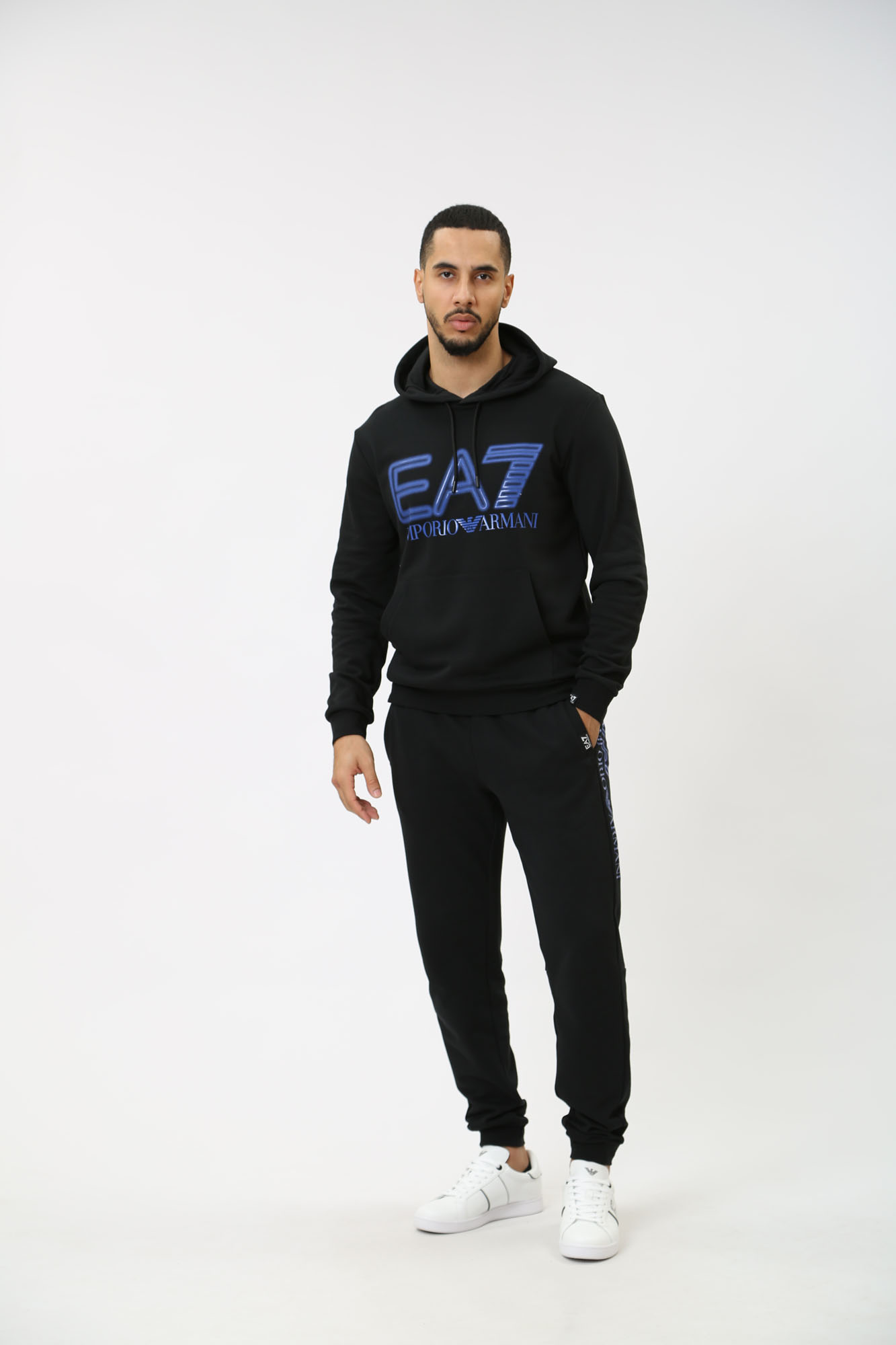 3DPM64_PJSHZ_1200 Худи EA7 Черный