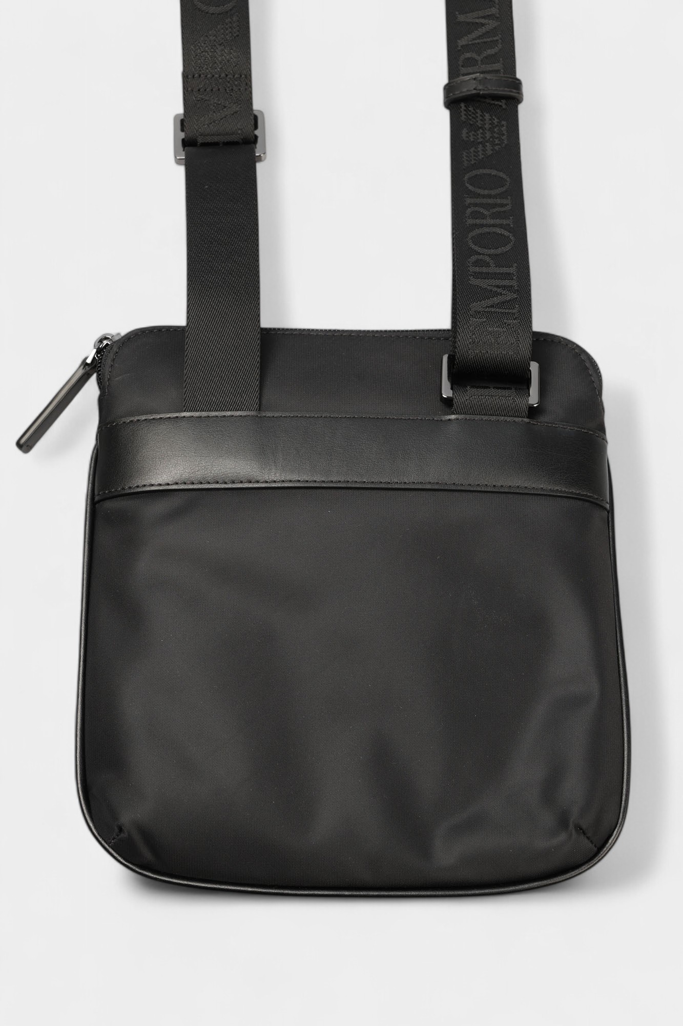 EM001807_AF13454 Сумка Emporio Armani Черный