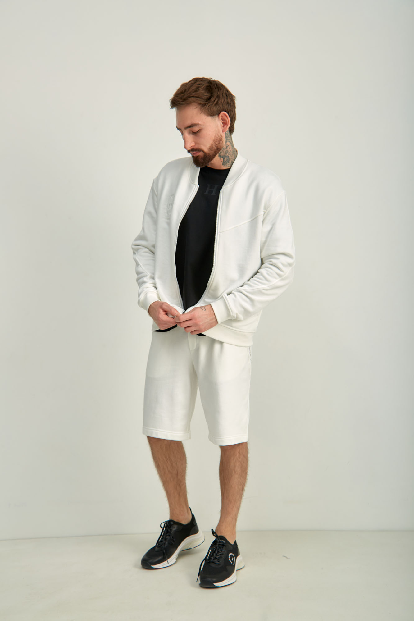 M-241-P-20-0085 Тректоп The Hills Белый