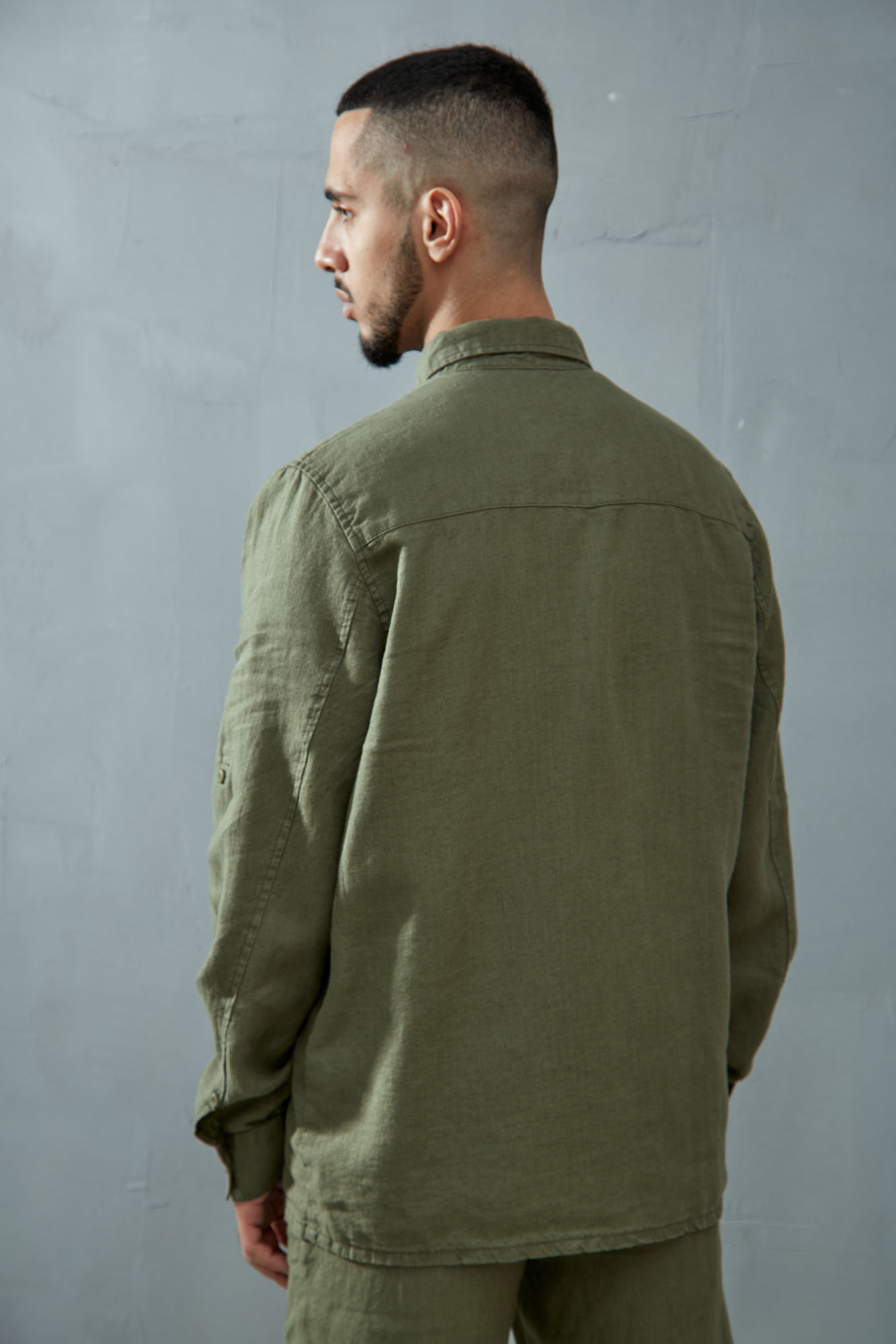 VM-OMA-55-007 Рубашка льняная Van Mich Хаки