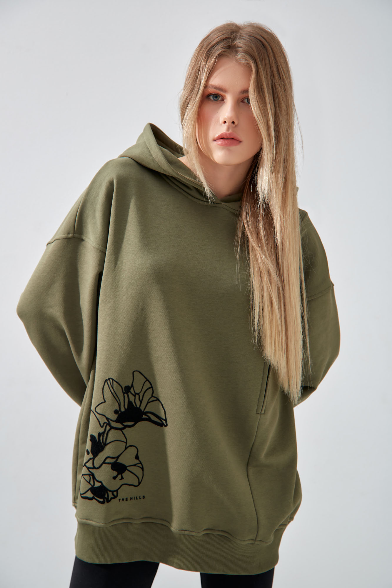 W-241-P-20-0063 худи the hills 