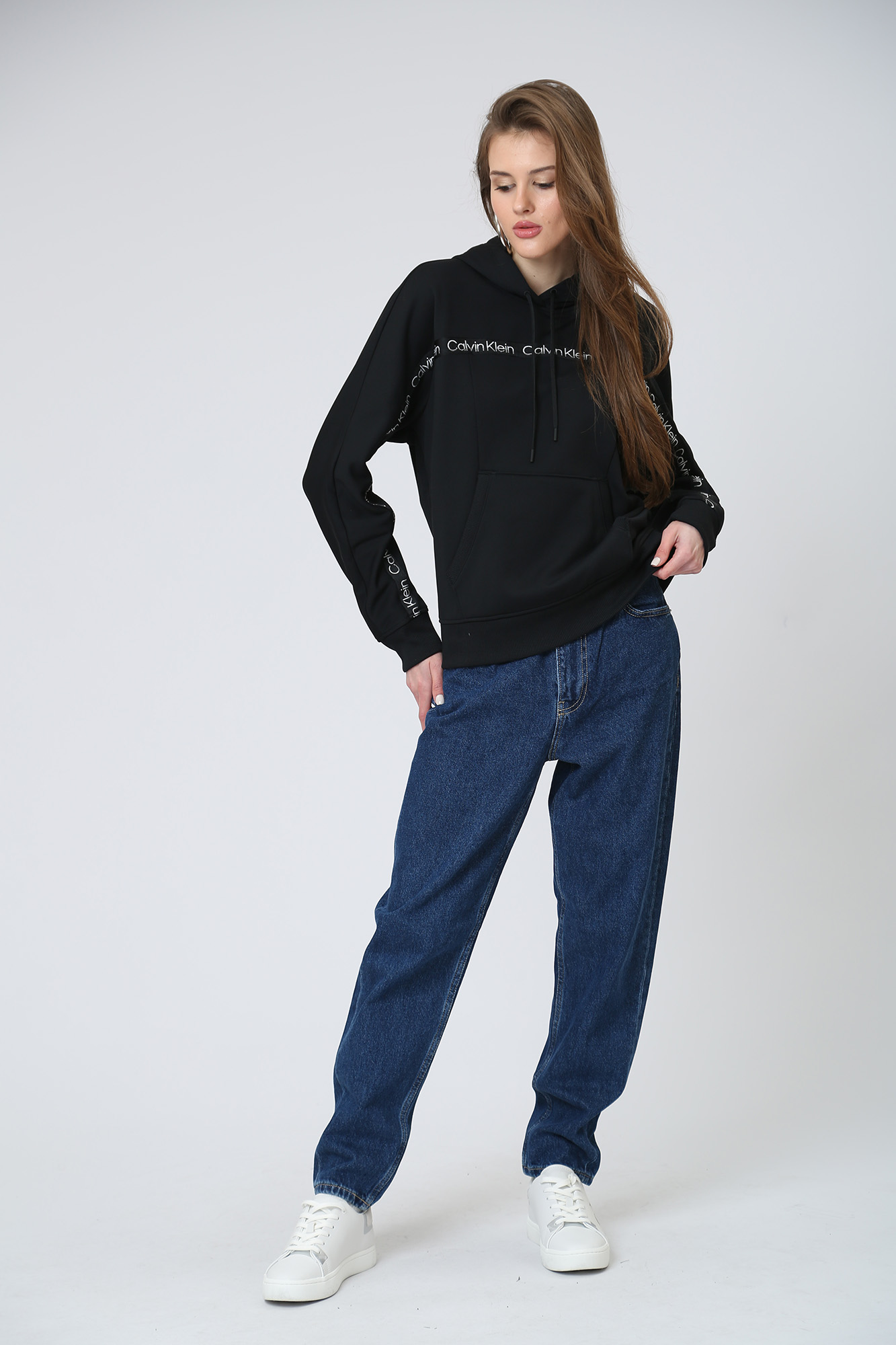 00GWF2W304 худи calvin klein 