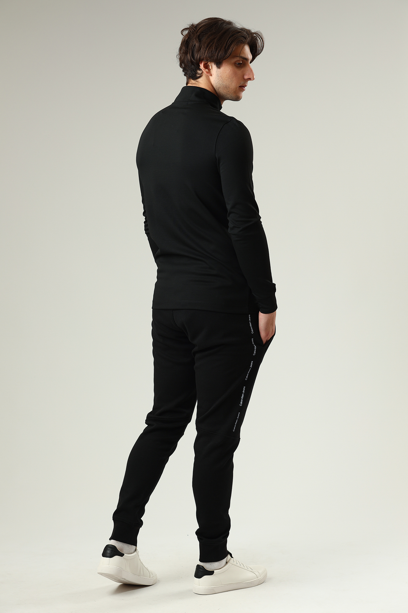 J30J319652 Брюки спортивные джоггеры Calvin Klein Jeans Черный